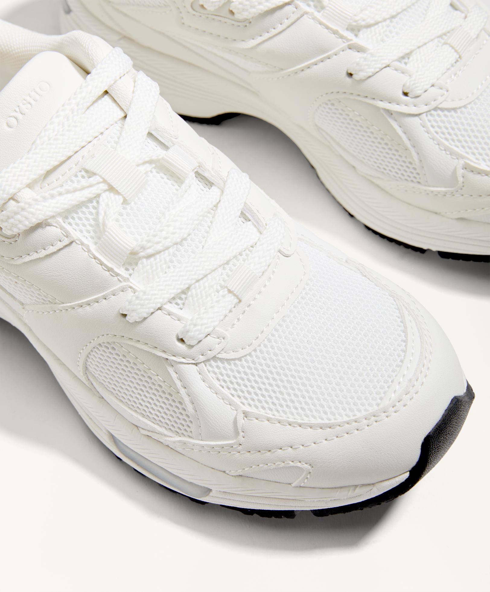 RUNNING STYLE SHOE