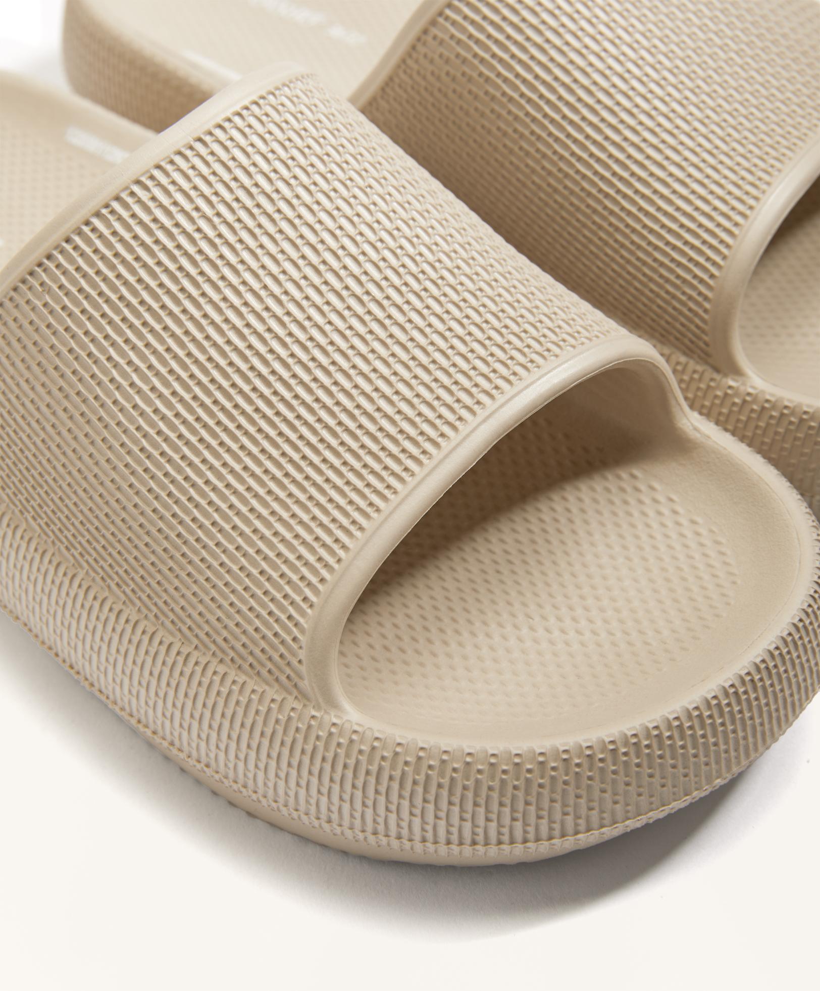 PLATFORM SANDAL
