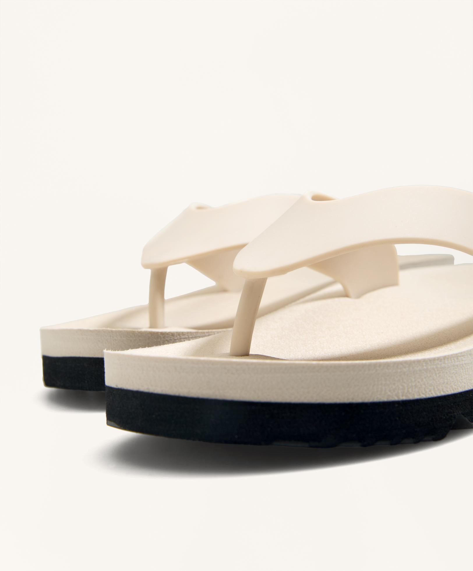 PLATFORM SANDAL