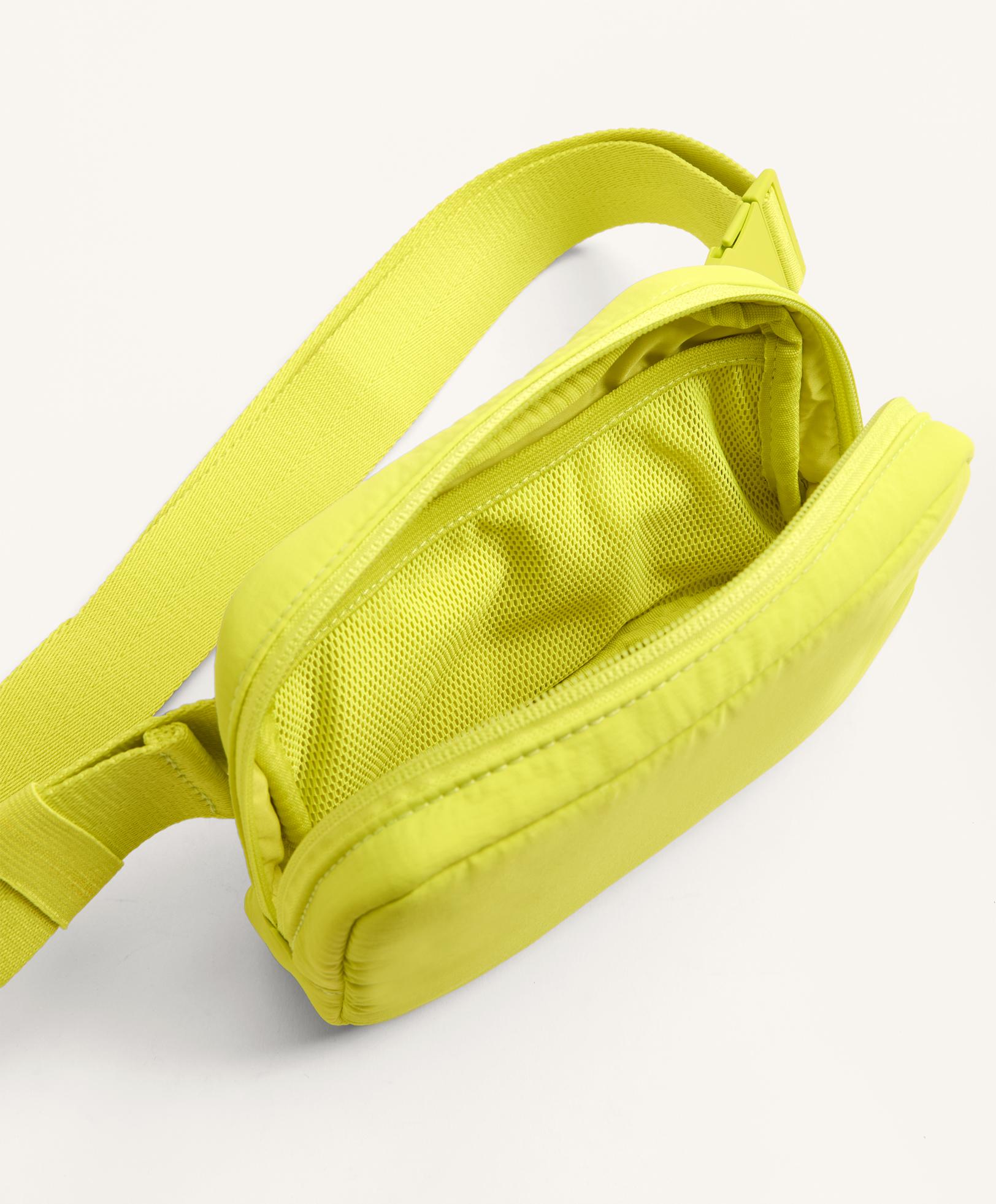 CROSS BODY BELT BAG