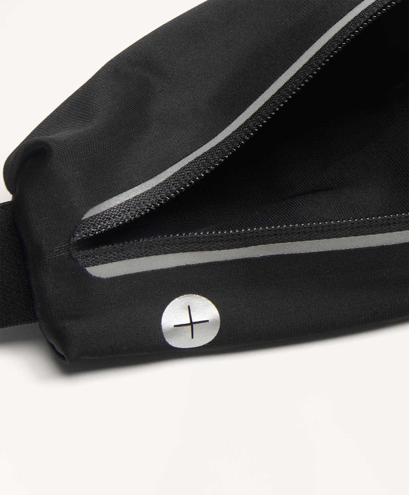ADJUSTABLE WATER REPELLENT RUNNING BUM BAG