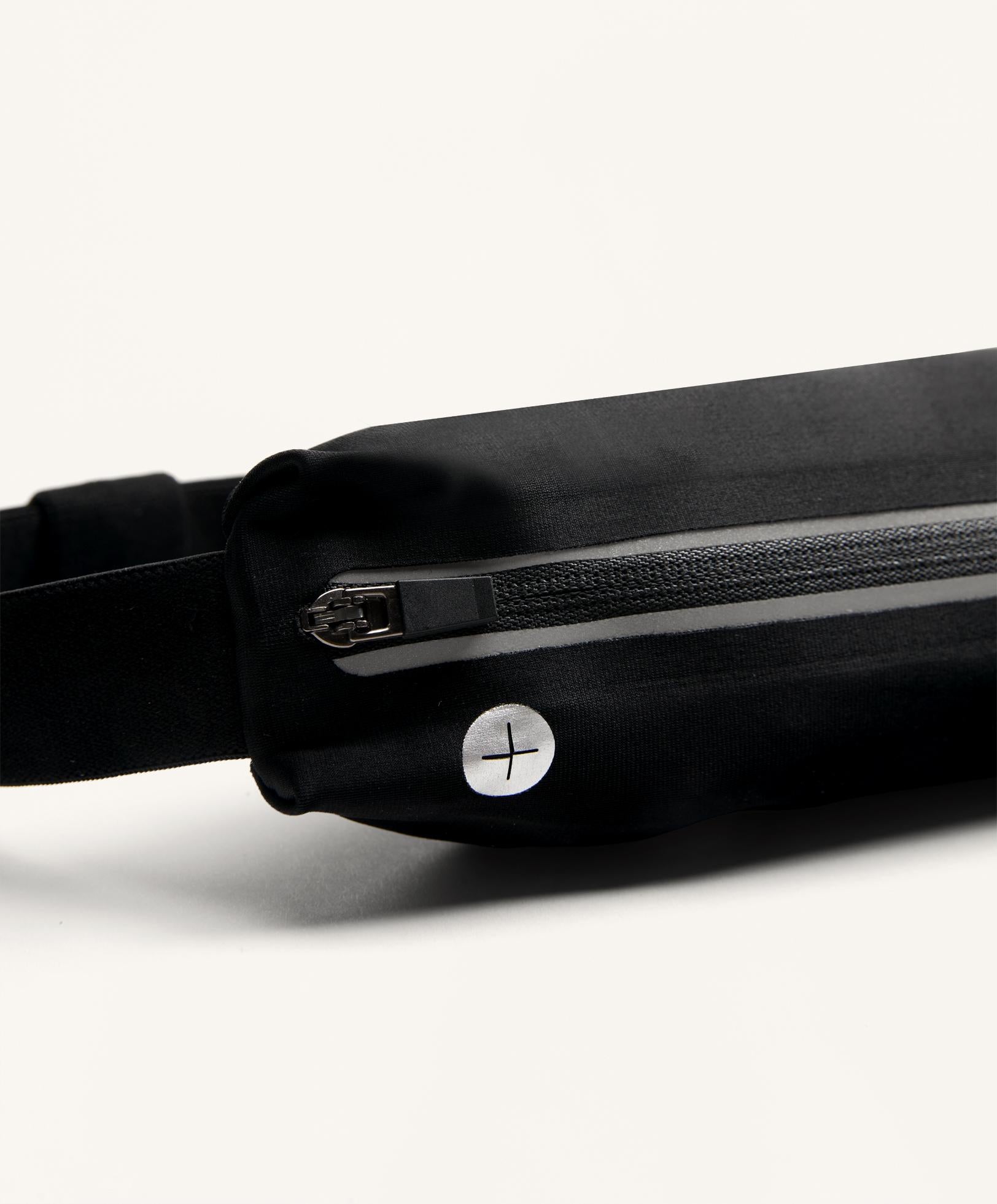 ADJUSTABLE WATER REPELLENT RUNNING BUM BAG