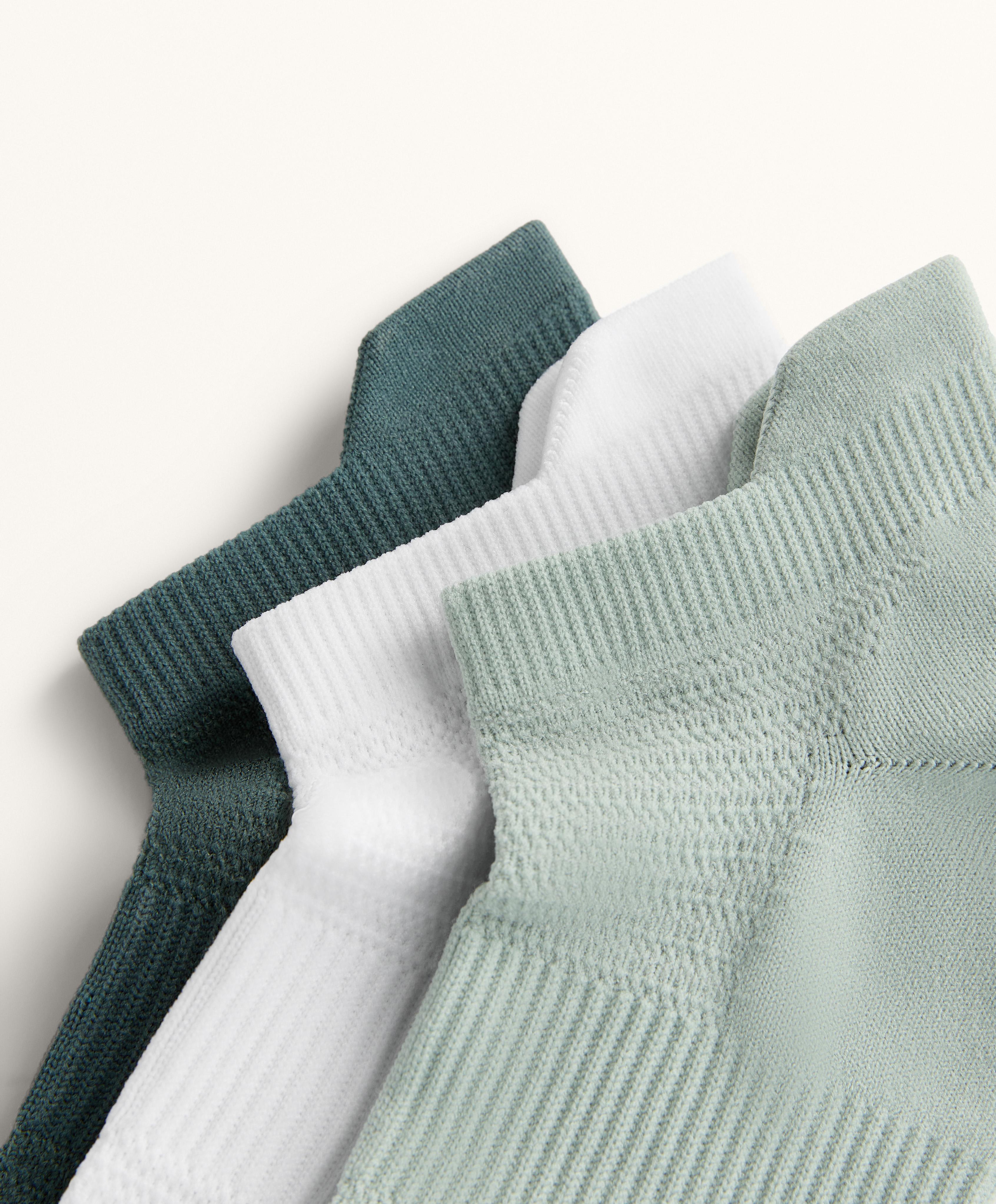 3 PACK OF TAB TRAINER SOCKS IN A POLYAMIDE BLEND