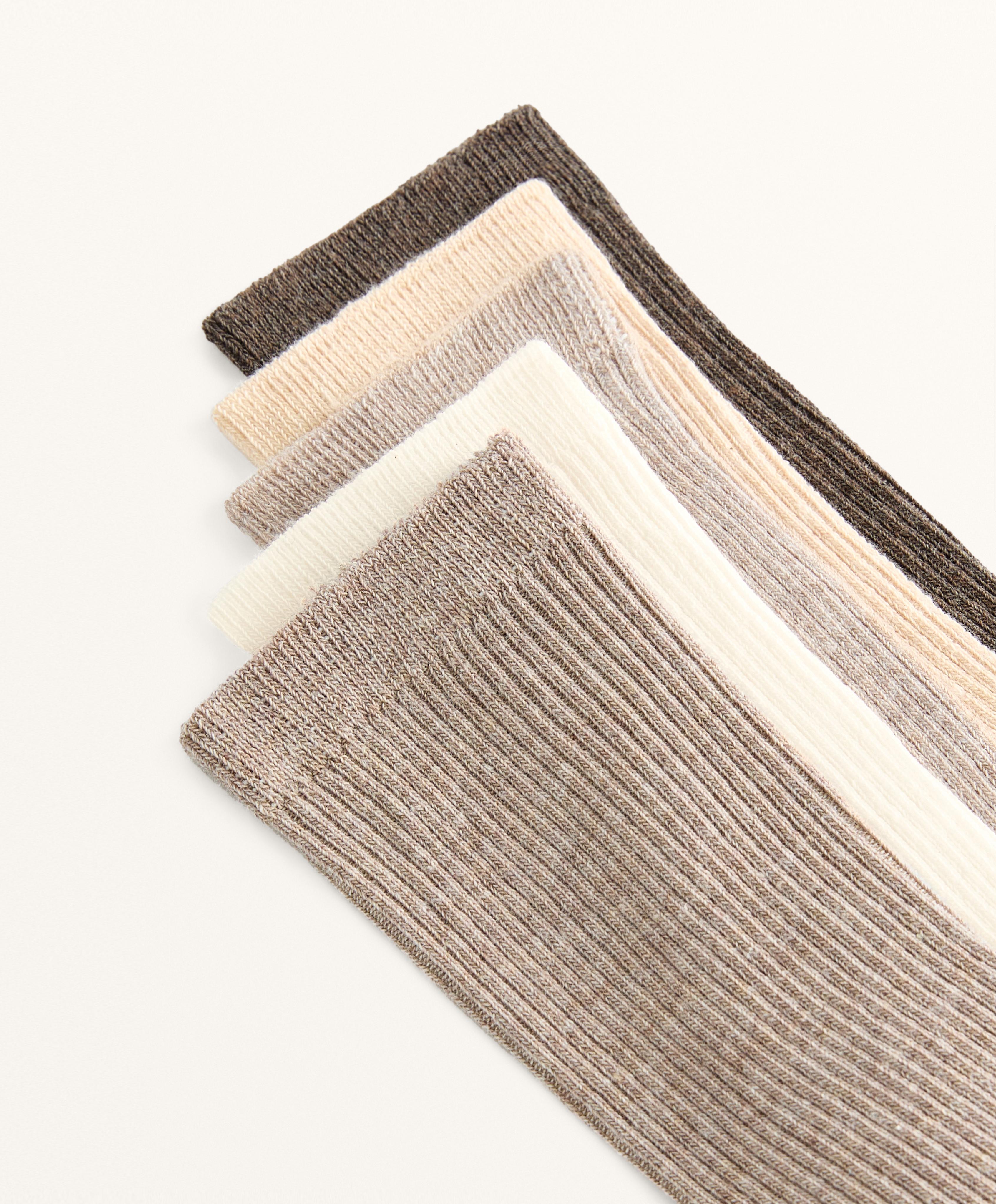 5 PAIRS OF CLASSIC SOCKS WITH COTTON