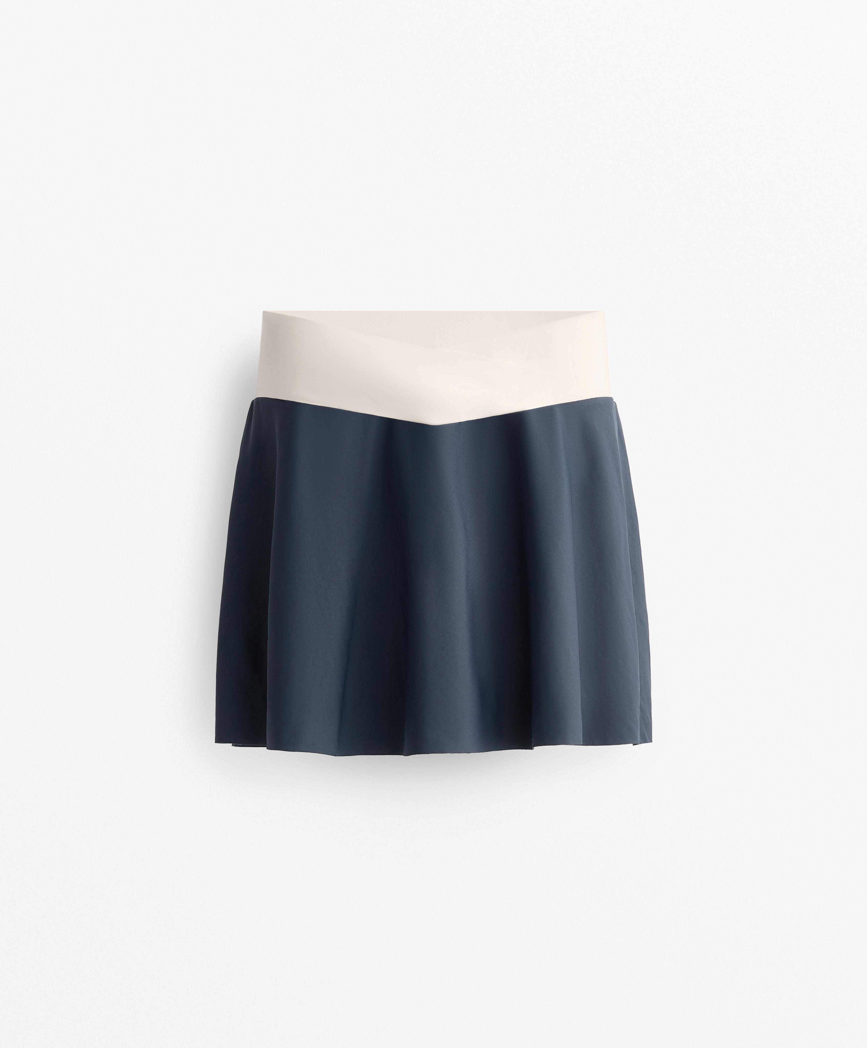 PERFECT ADAPT V WAIST SKIRT