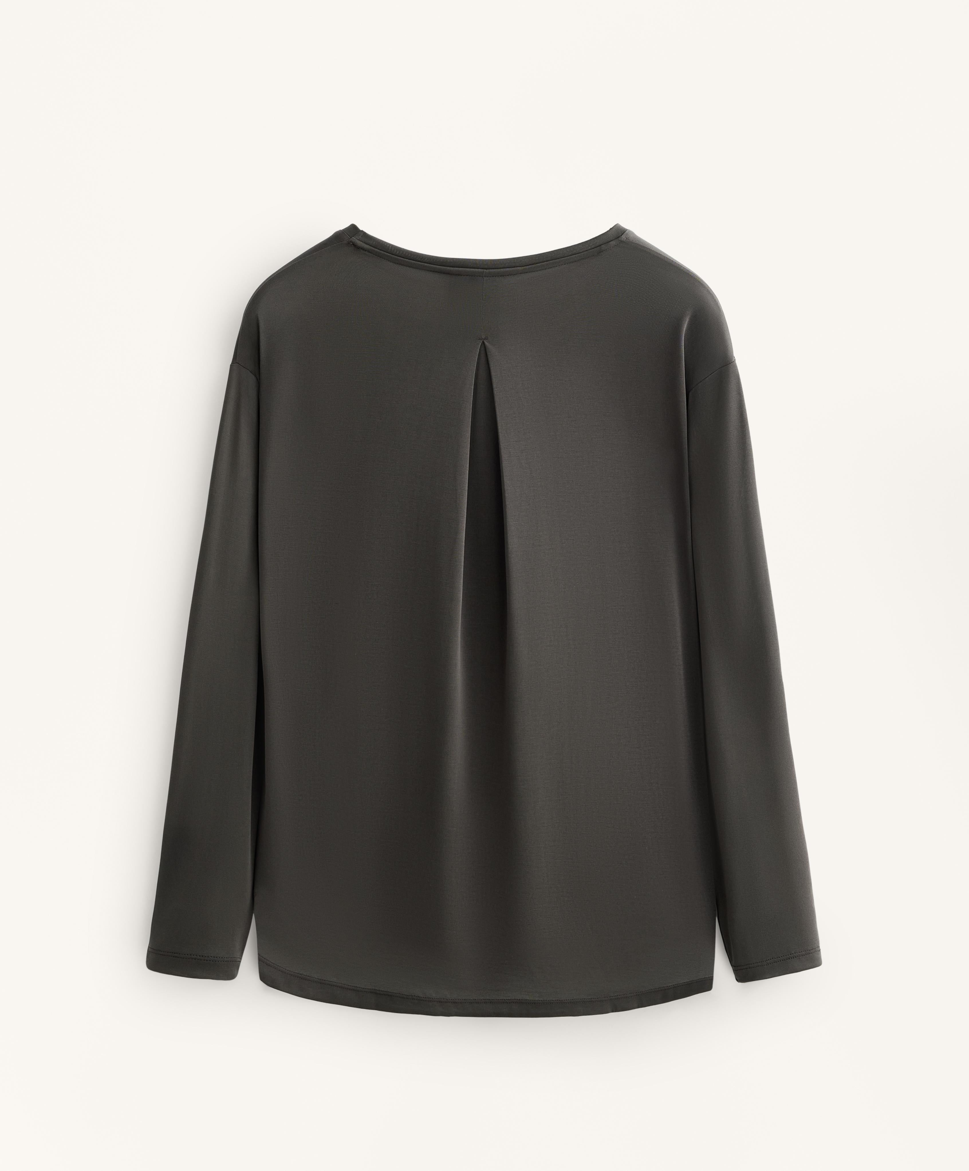 LONG SLEEVE T SHIRT WITH BACK PLEAT IN A MODAL BLEND