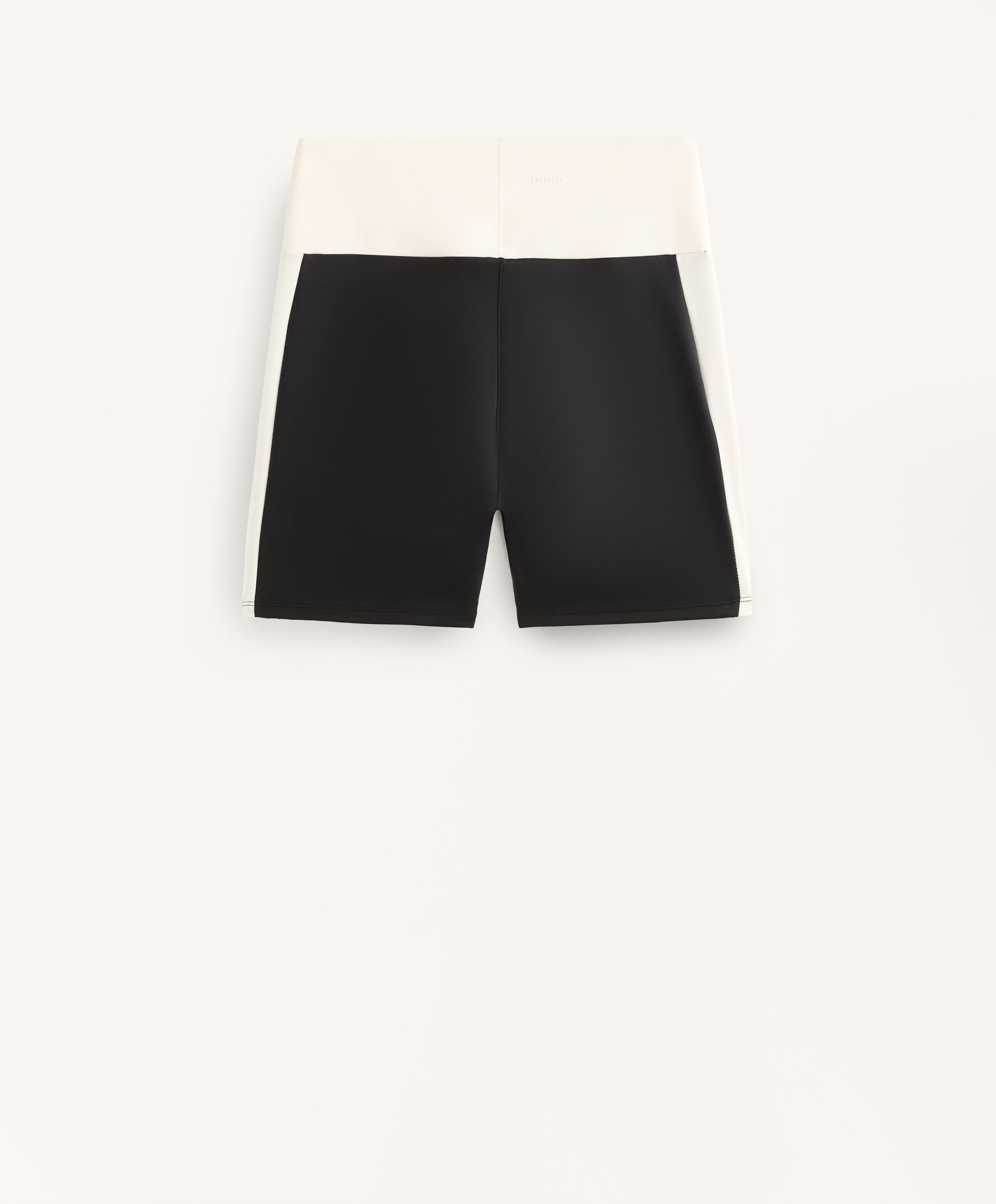 PERFECT ADAPT HIGH RISE V WAIST 10CM HOT PANT LEGGINGS