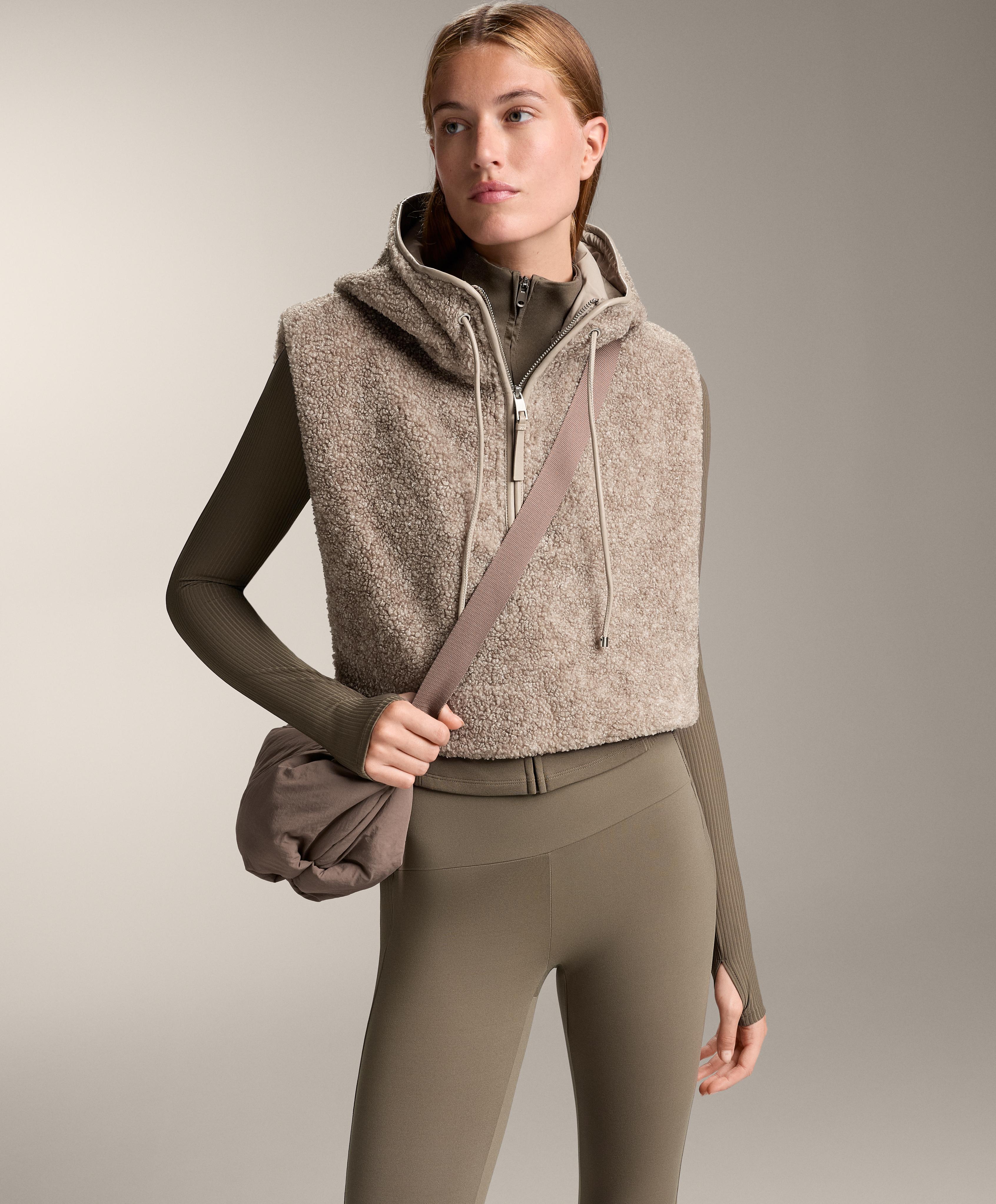 HOODED BORG GILET