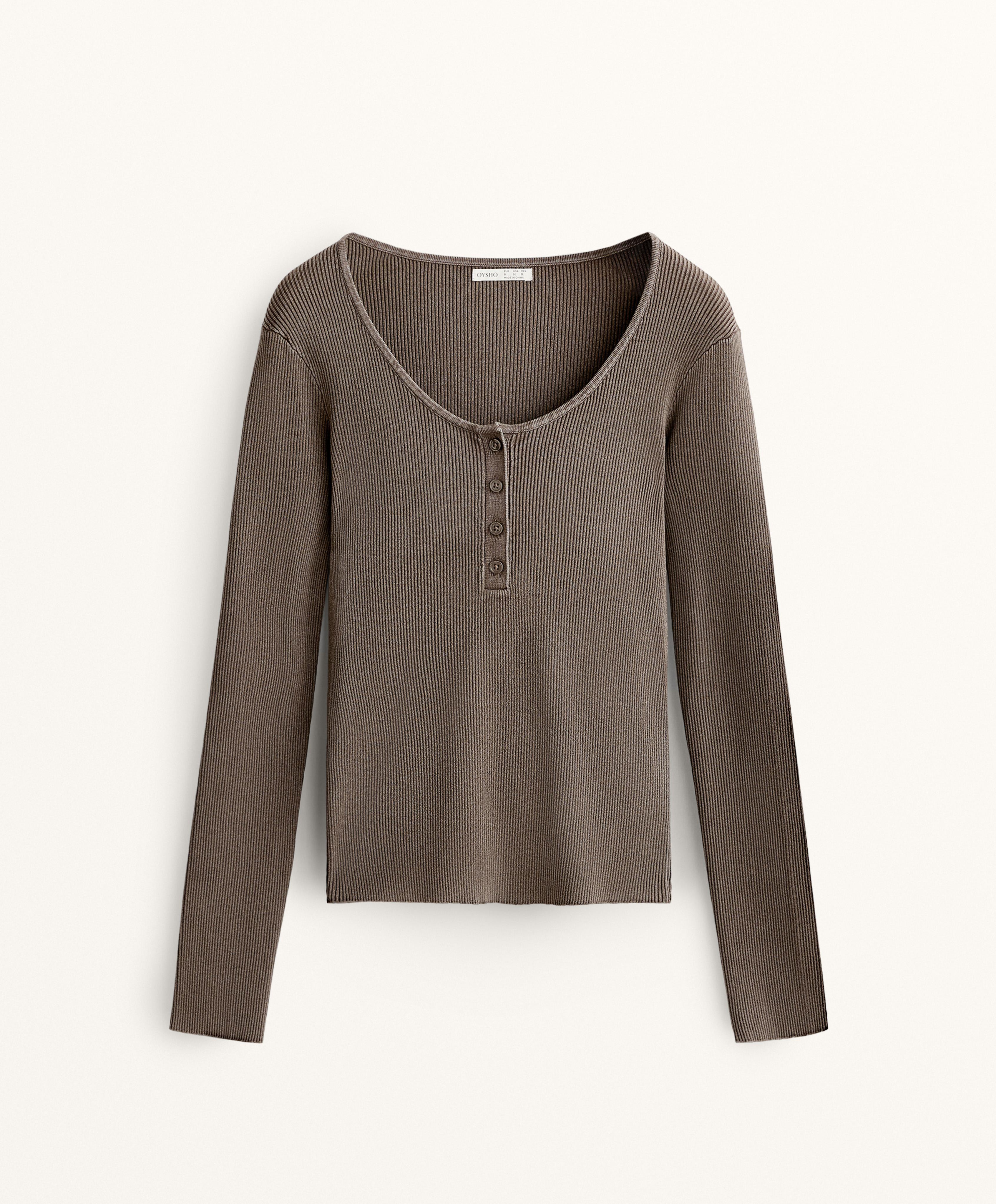BUTTON ROUND NECK T SHIRT