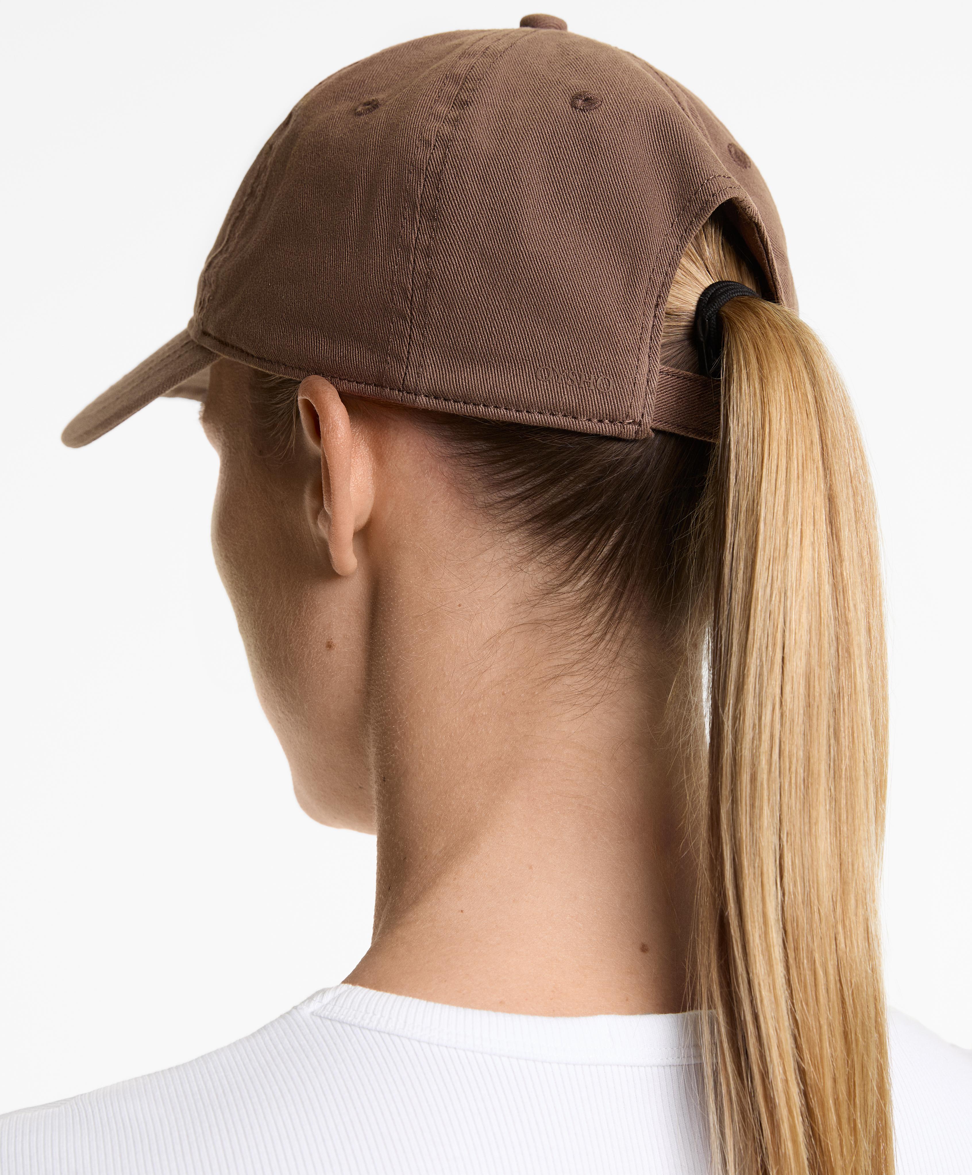 100% COTTON CAP WITH WASHED EFFECT