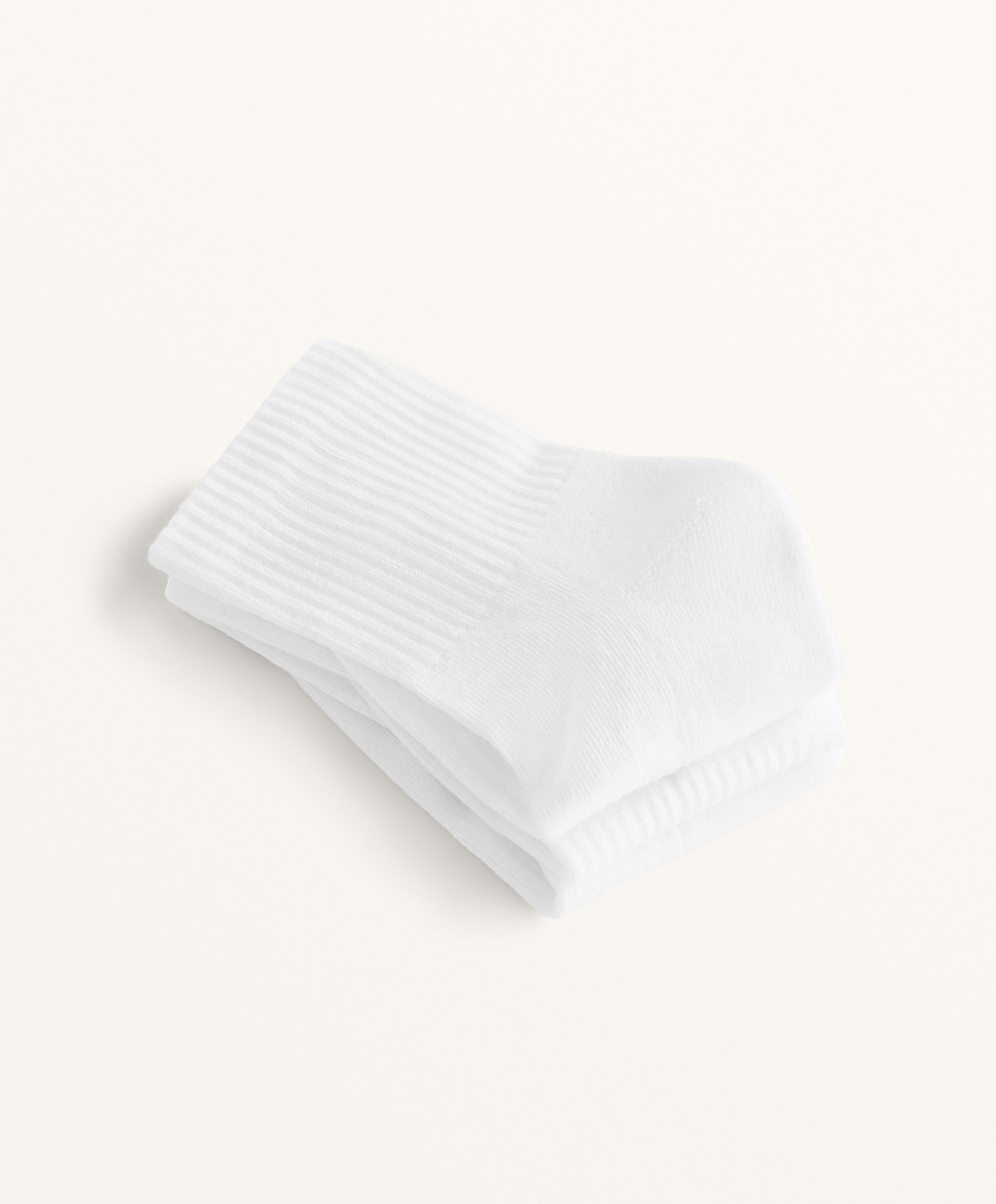 3 PAIRS OF COTTON BLEND QUARTER SPORTS SOCKS