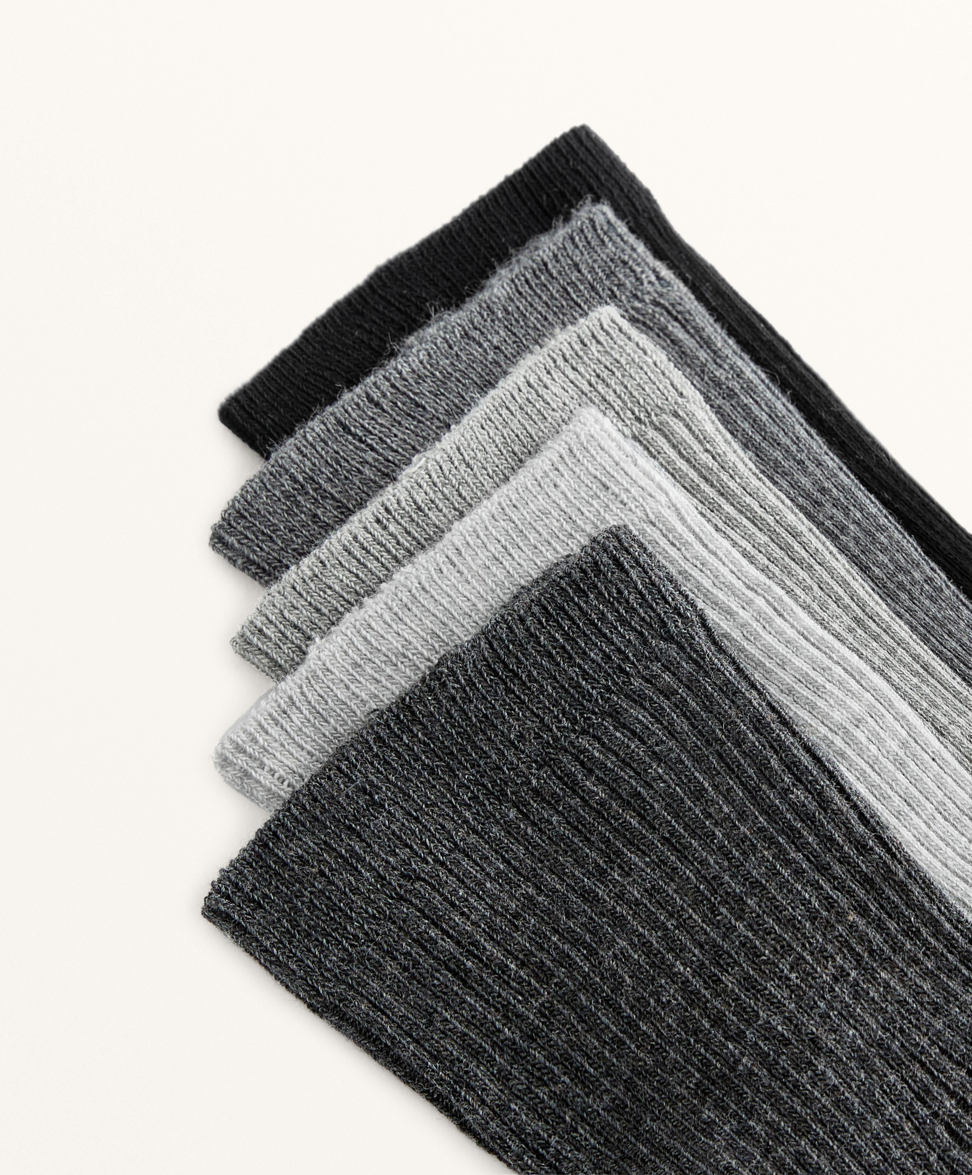 5 PAIRS OF QUARTER SOCKS WITH COTTON