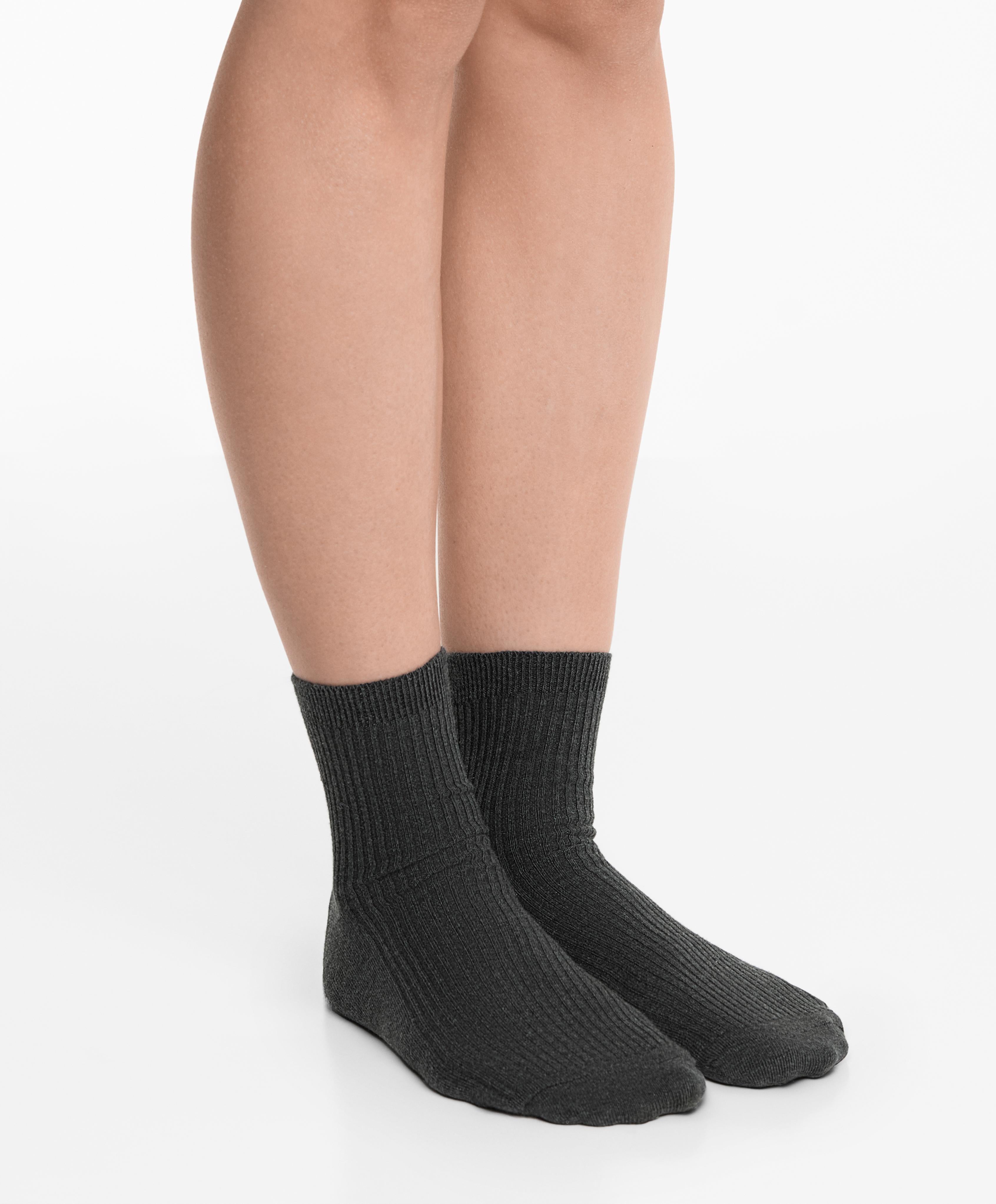 5 PAIRS OF QUARTER SOCKS WITH COTTON