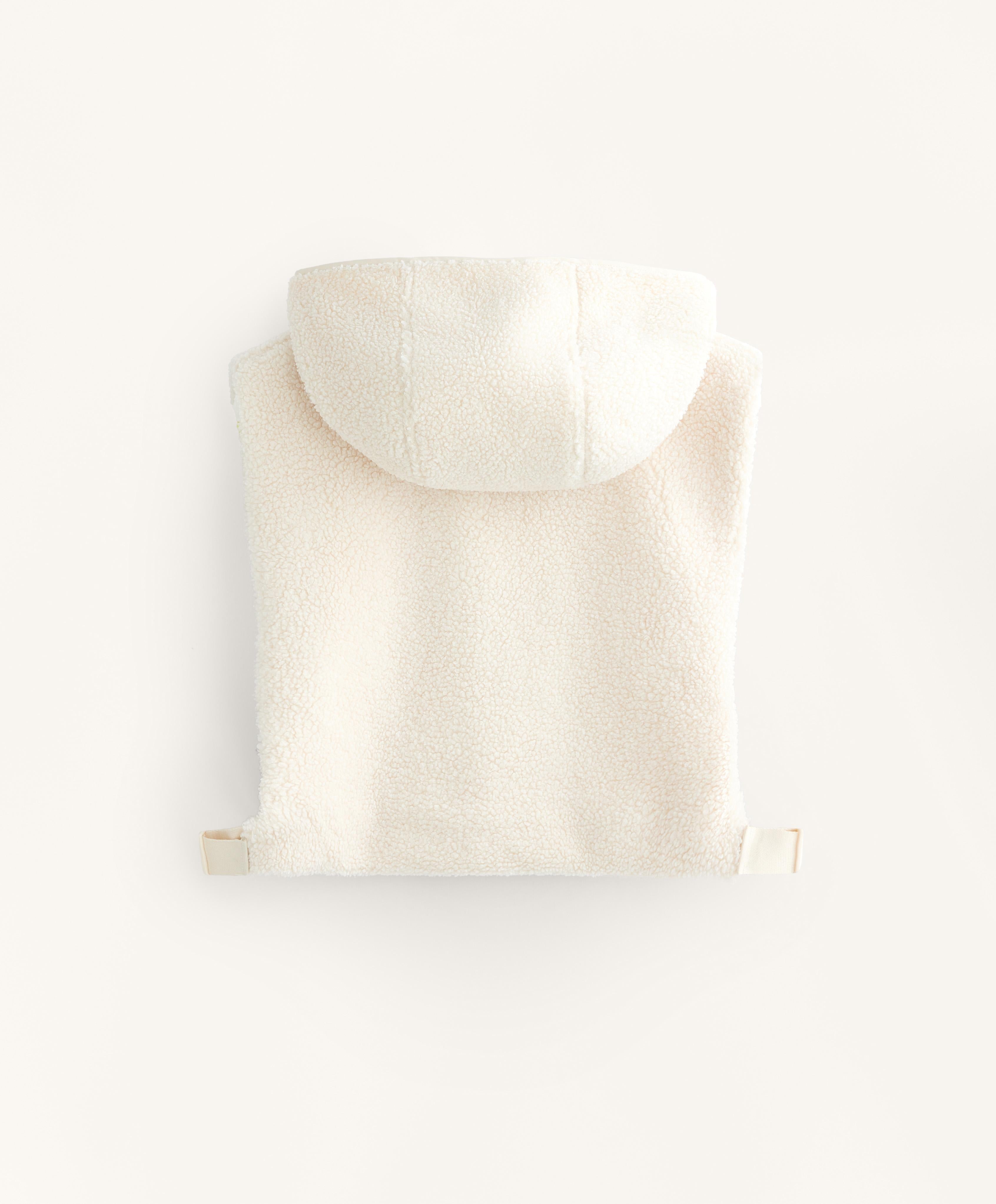 BORG GILET WITH HOOD