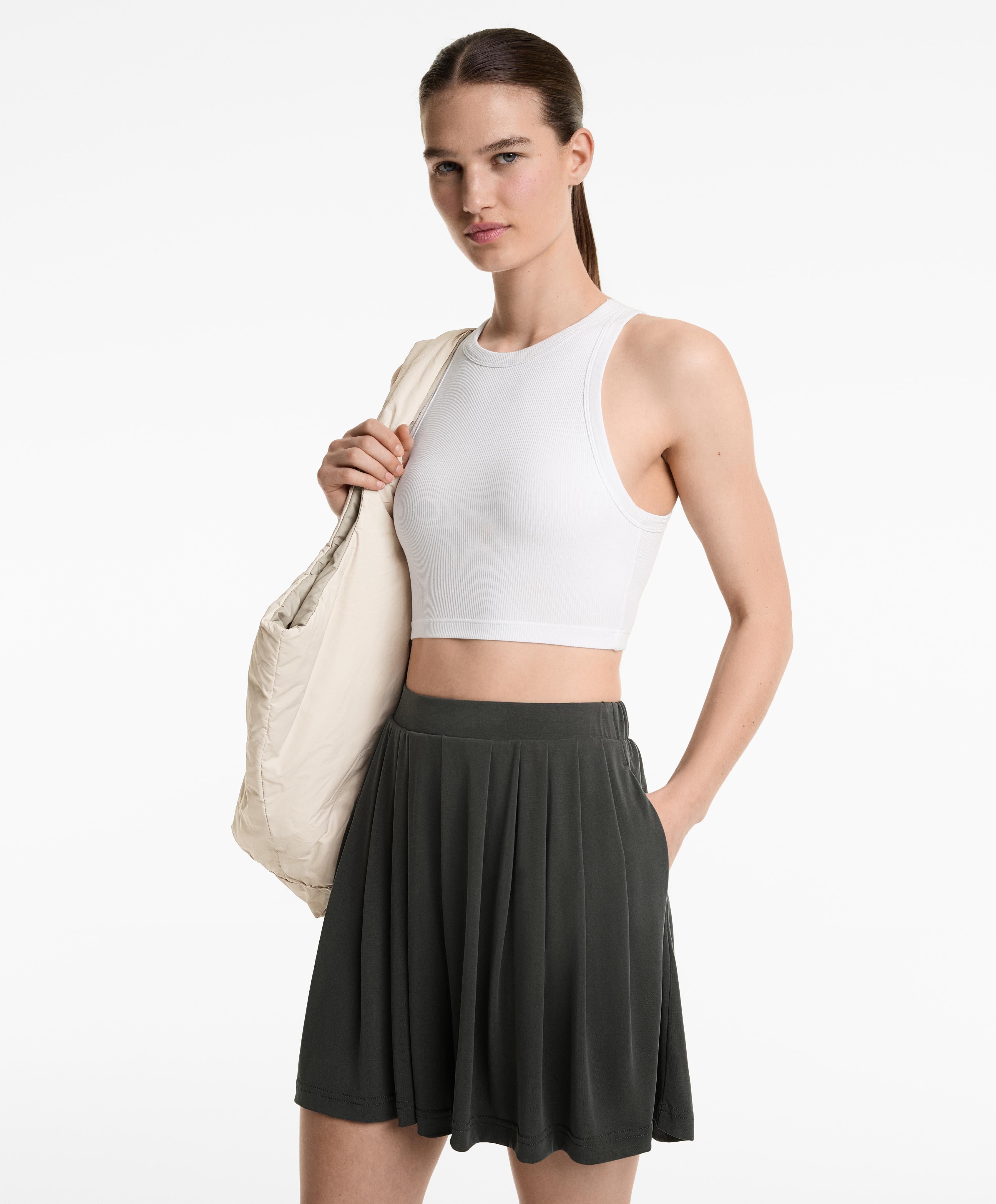 FLOWING PLEATED BERMUDA SHORTS WITH MODAL