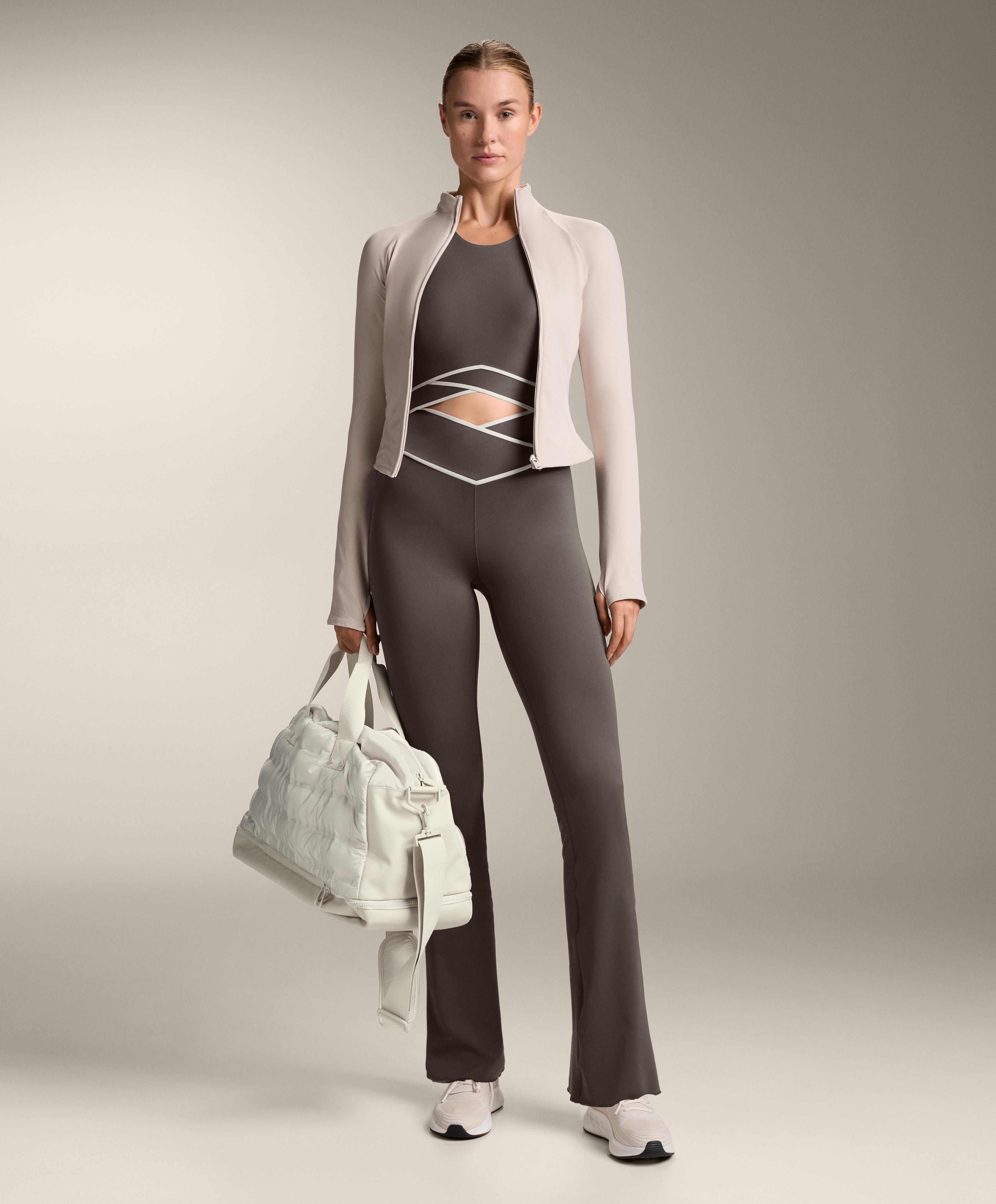 PERFECT ADAPT CROSS V WAIST FLARE TROUSERS