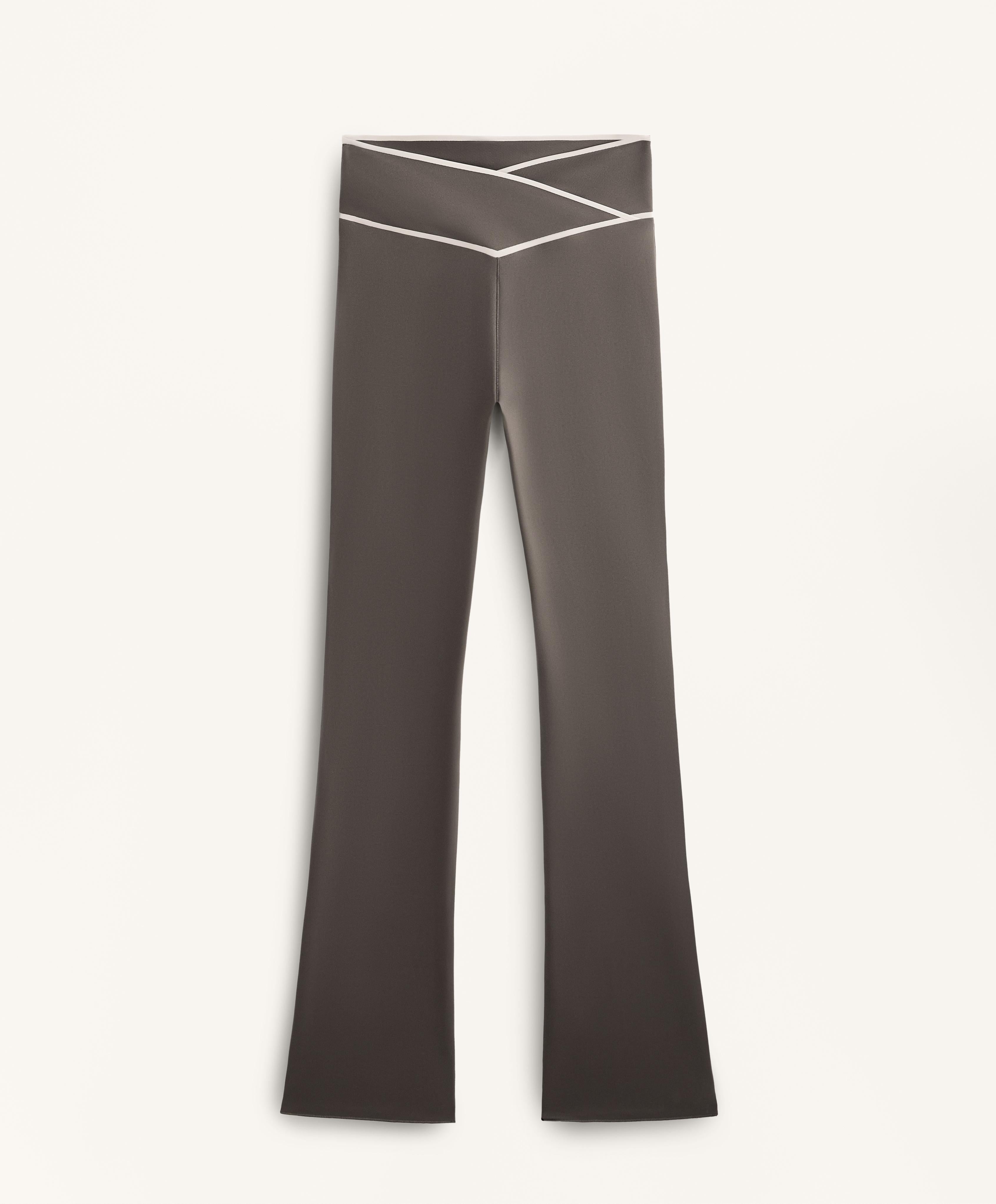 PERFECT ADAPT CROSS V WAIST FLARE TROUSERS