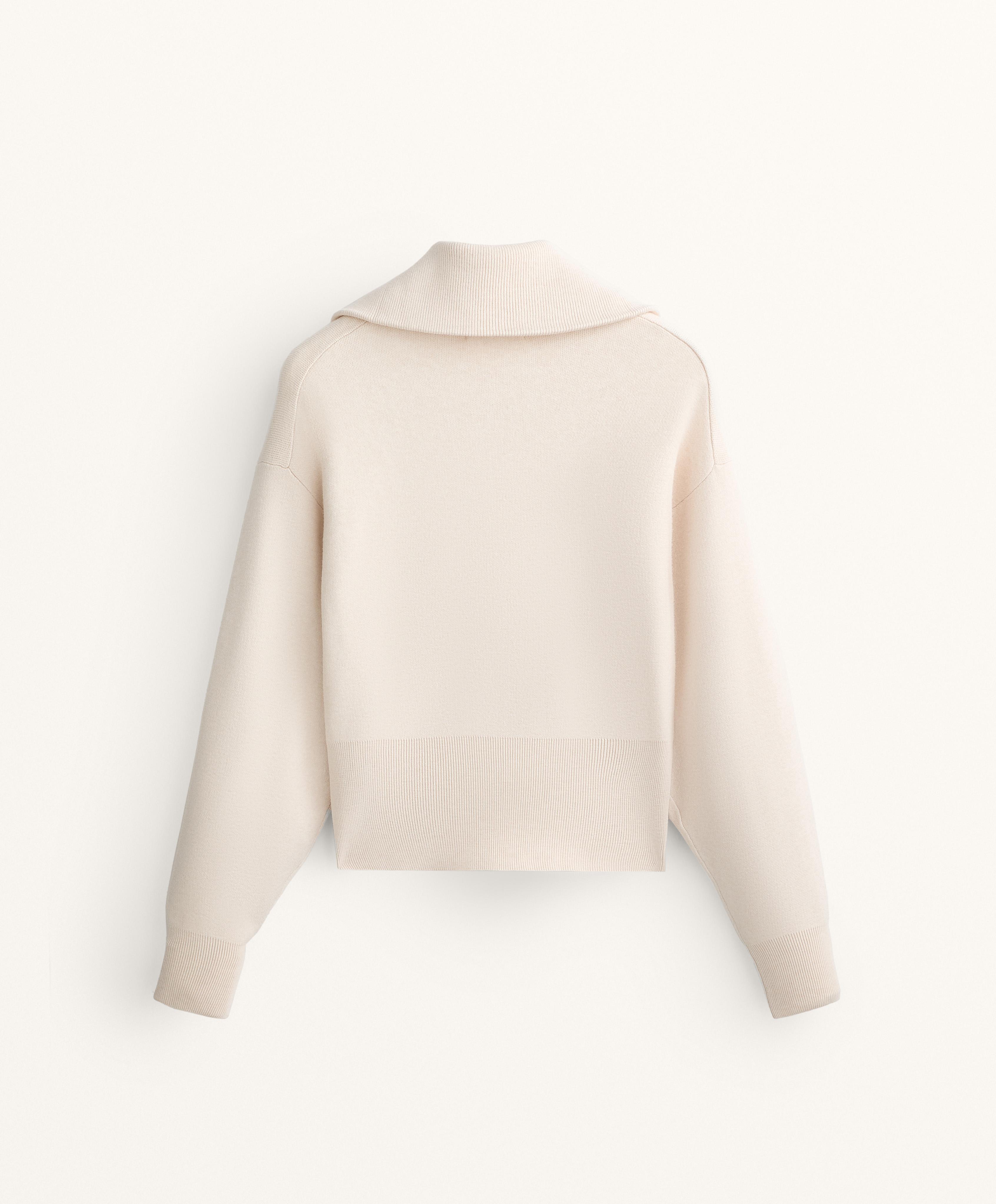 HIGH COLLAR KNIT JACKET WITH CONTRAST PIPING