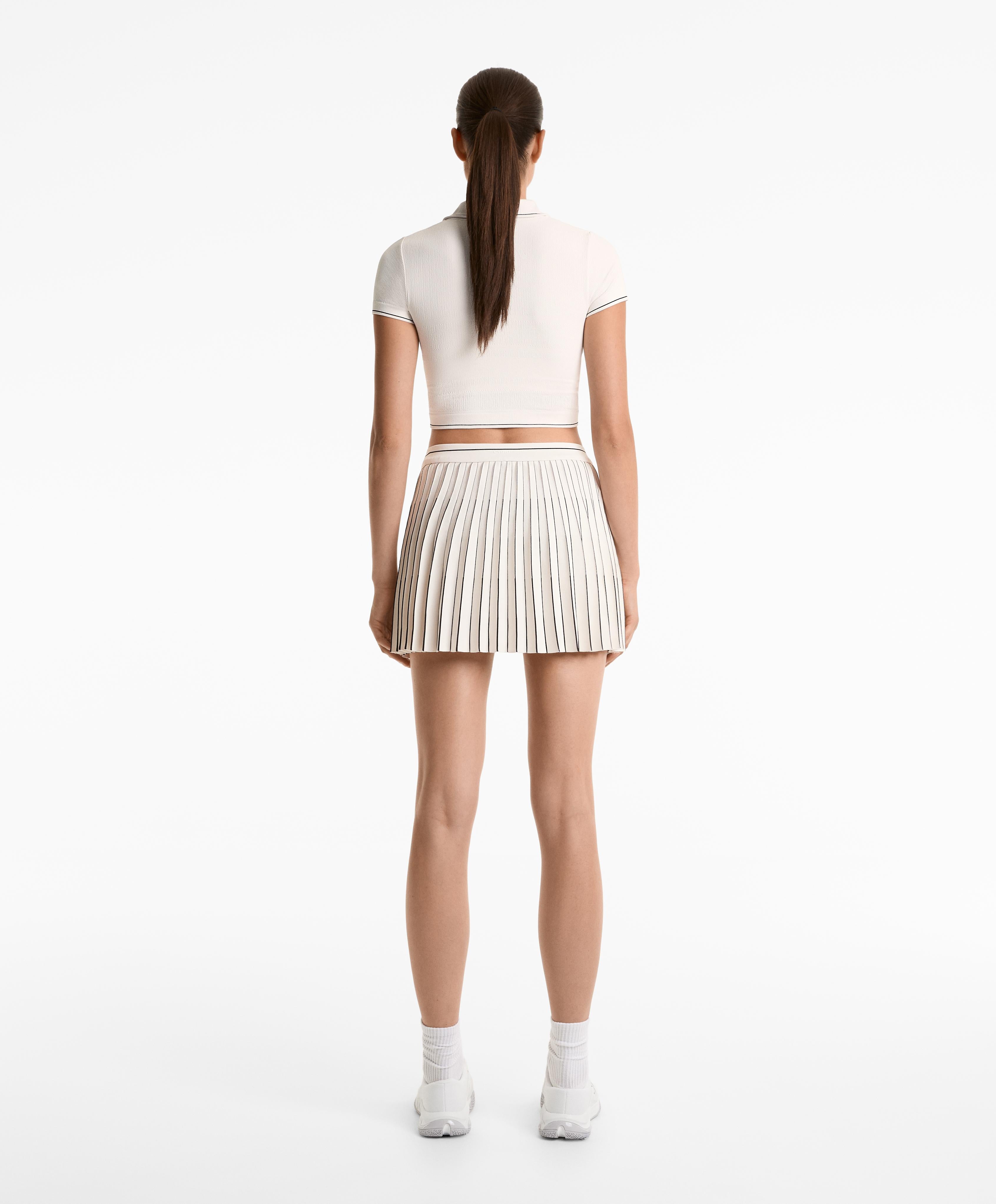 SEAMLESS PLEATED SKIRT
