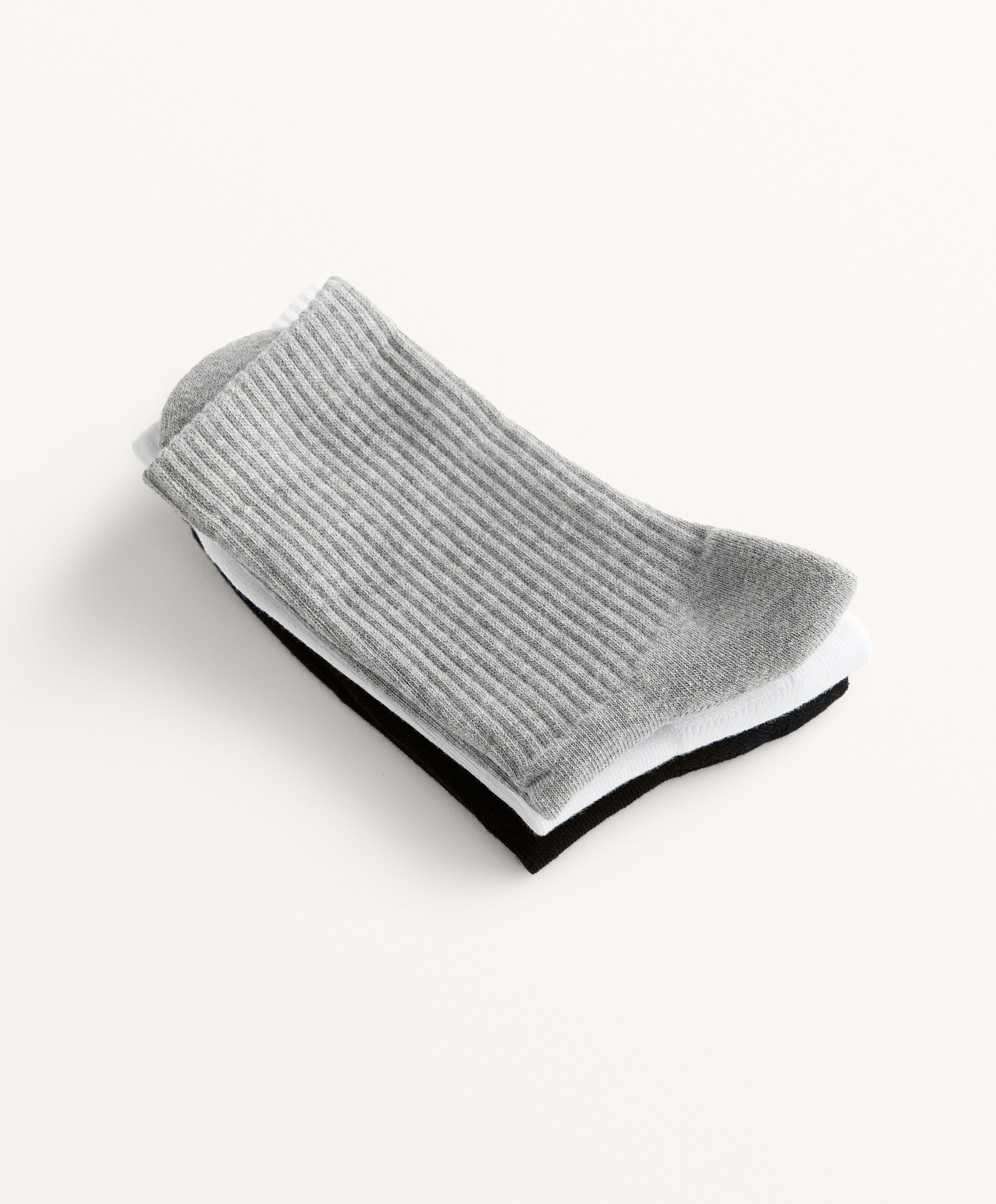3 PAIRS OF COTTON BLEND CLASSIC SPORTS SOCKS