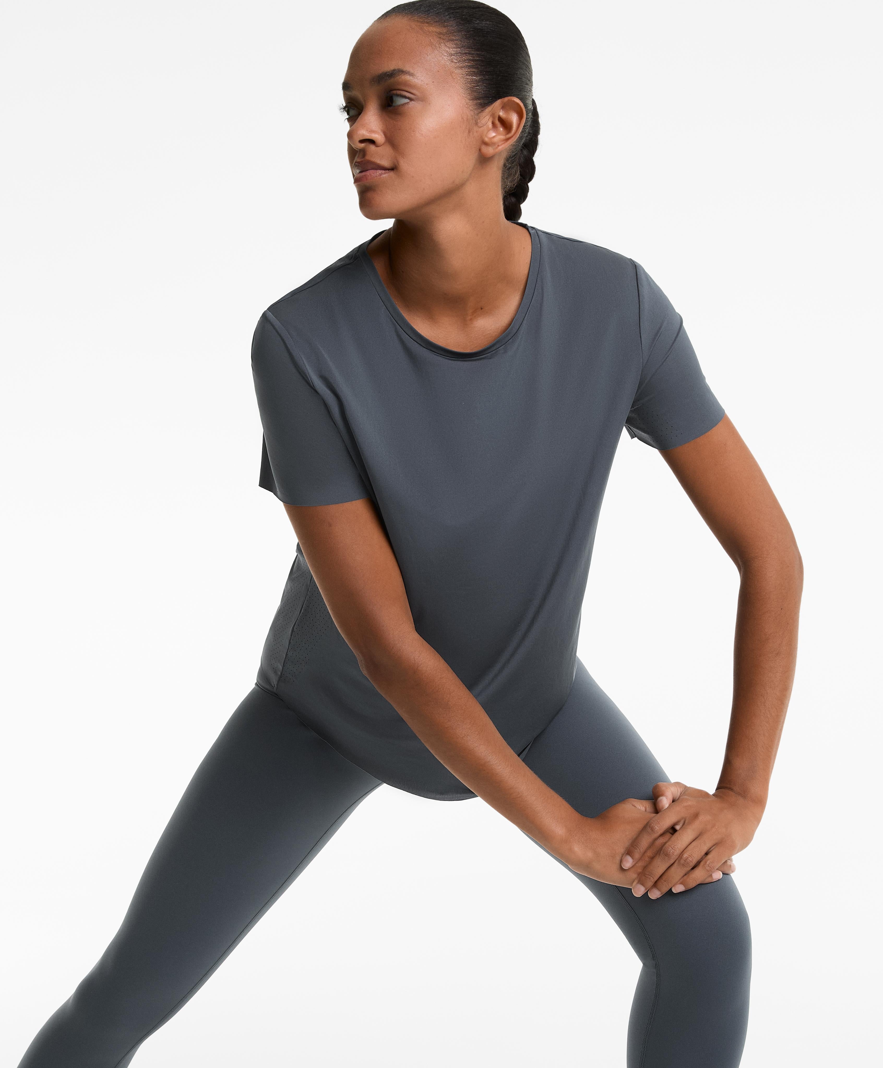 MICROPERFORATED SHORT SLEEVED TECHNICAL T SHIRT
