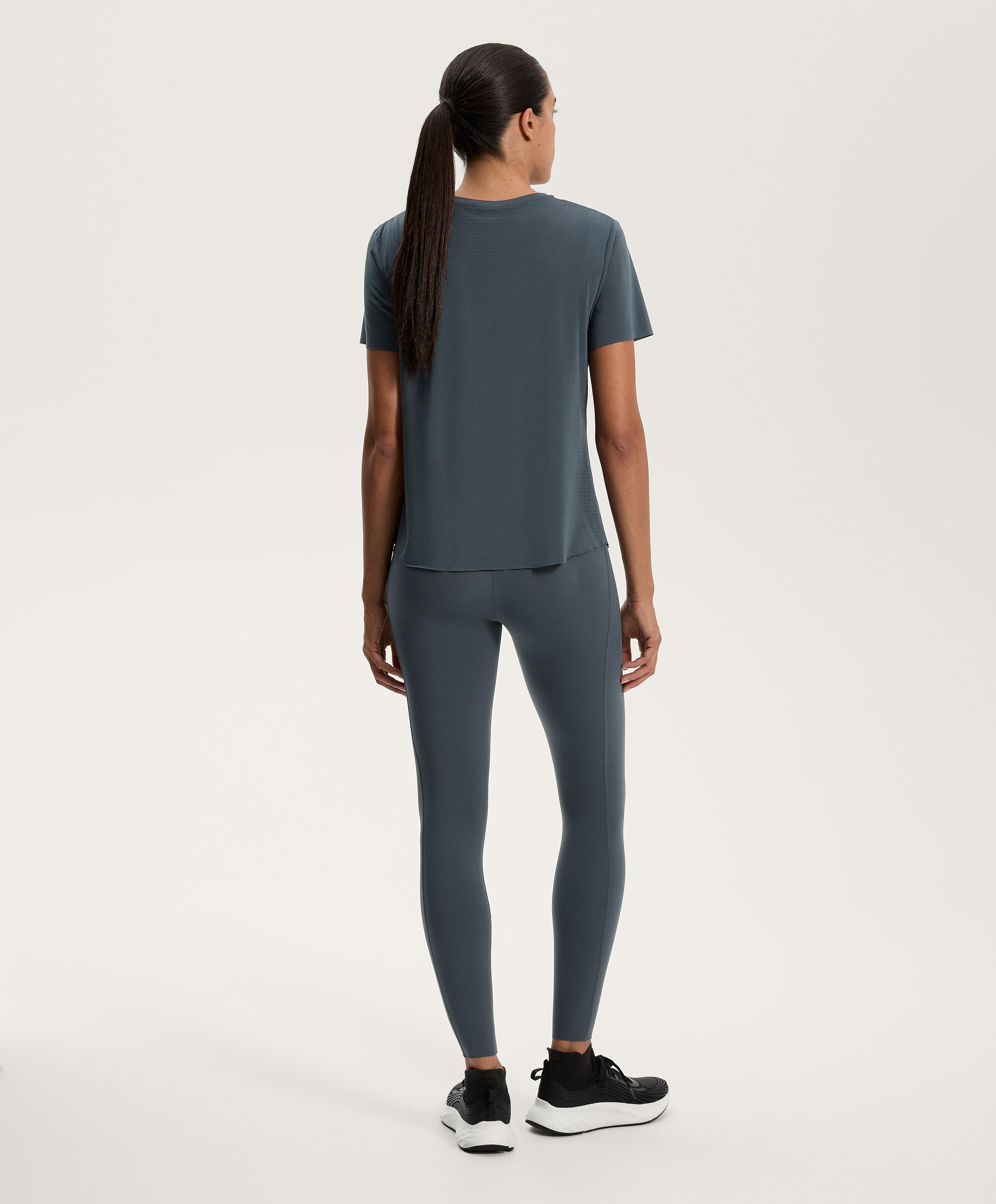 MICROPERFORATED SHORT SLEEVED TECHNICAL T SHIRT