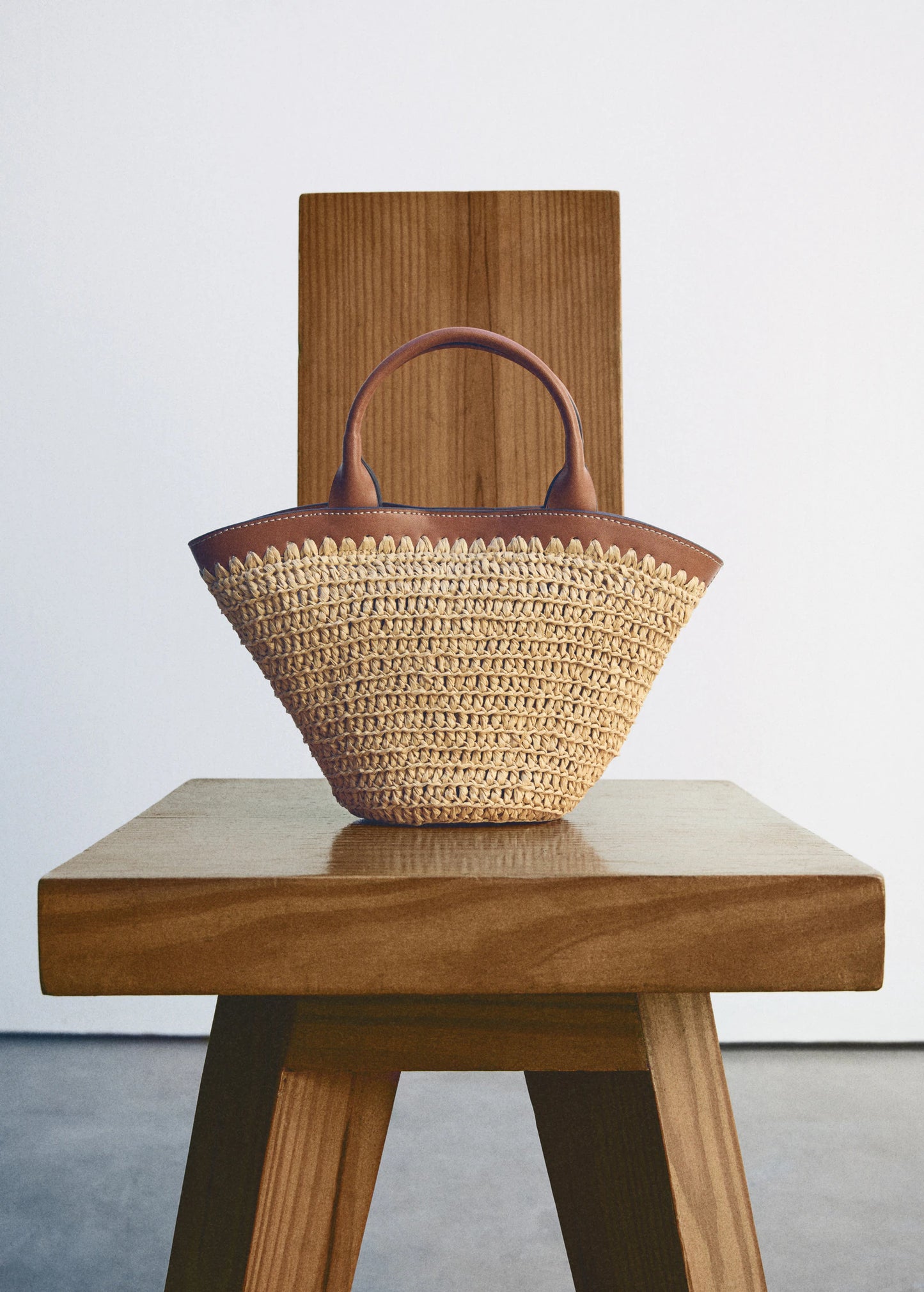 Small Double Handle Natural Fibre Bag Leather