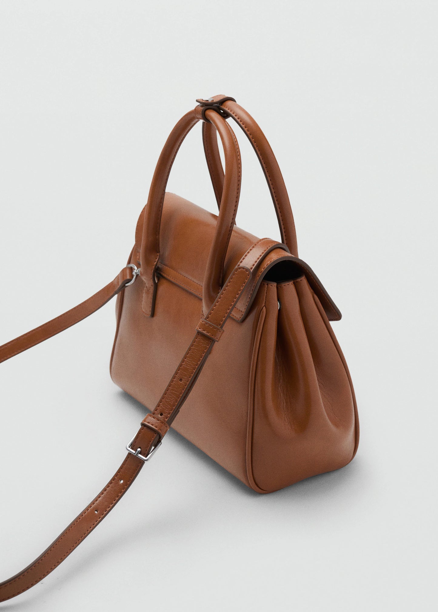 Small City Handbag With Flap Cognac