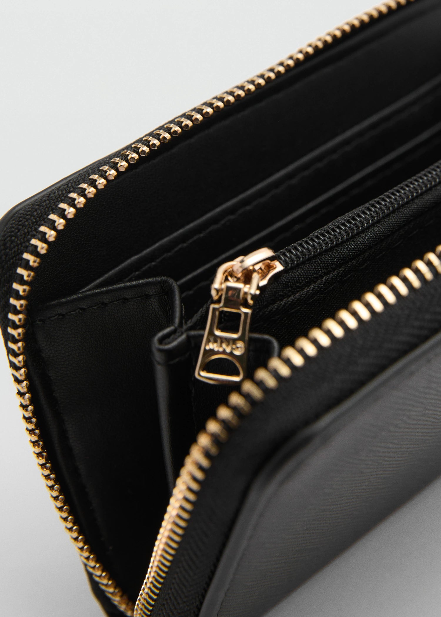 Saffiano Effect Wallet Black