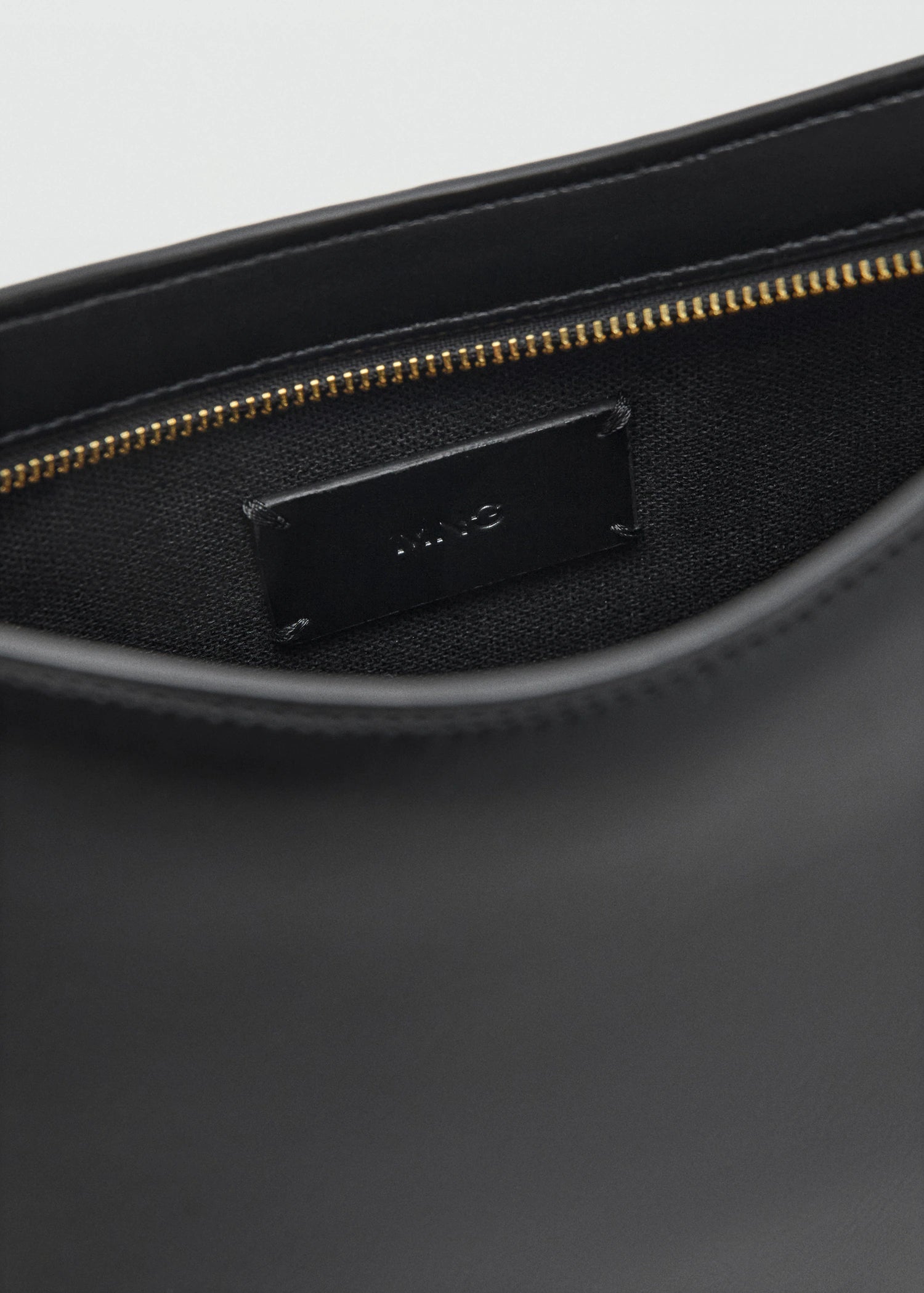 Oval Shoulder Bag Black