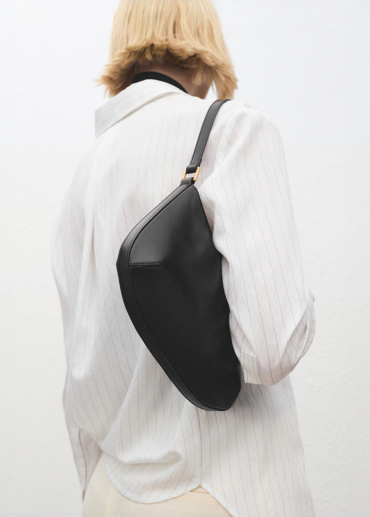 Oval Shoulder Bag Black