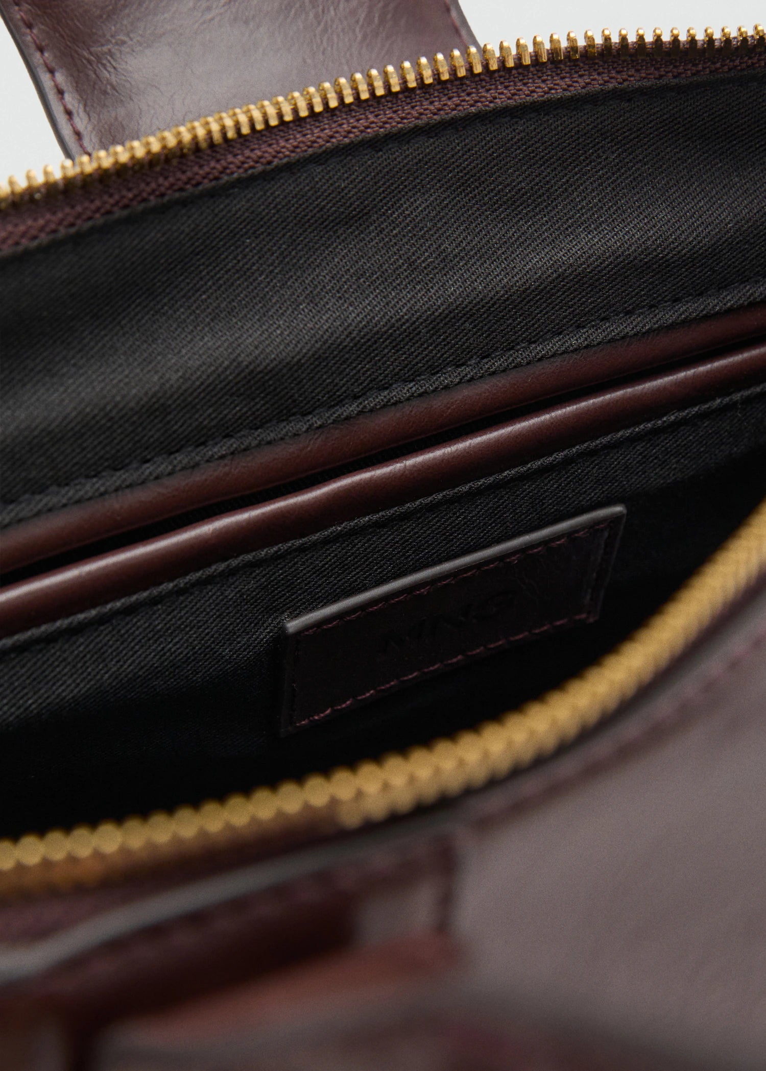 Medium Shoulder Bag With Snap Hook Chocolate