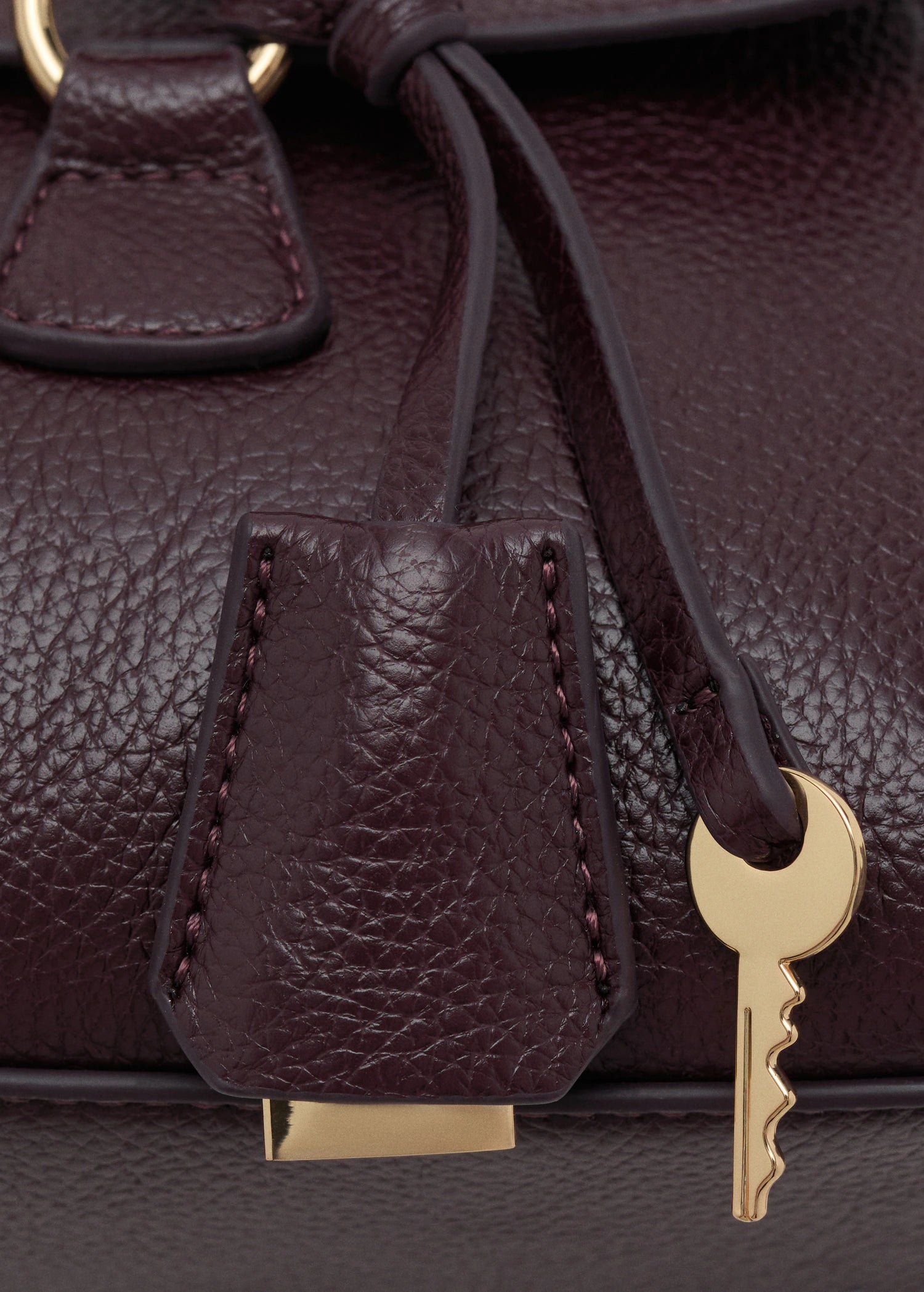 City Shoulder Bag With Flap Burgundy