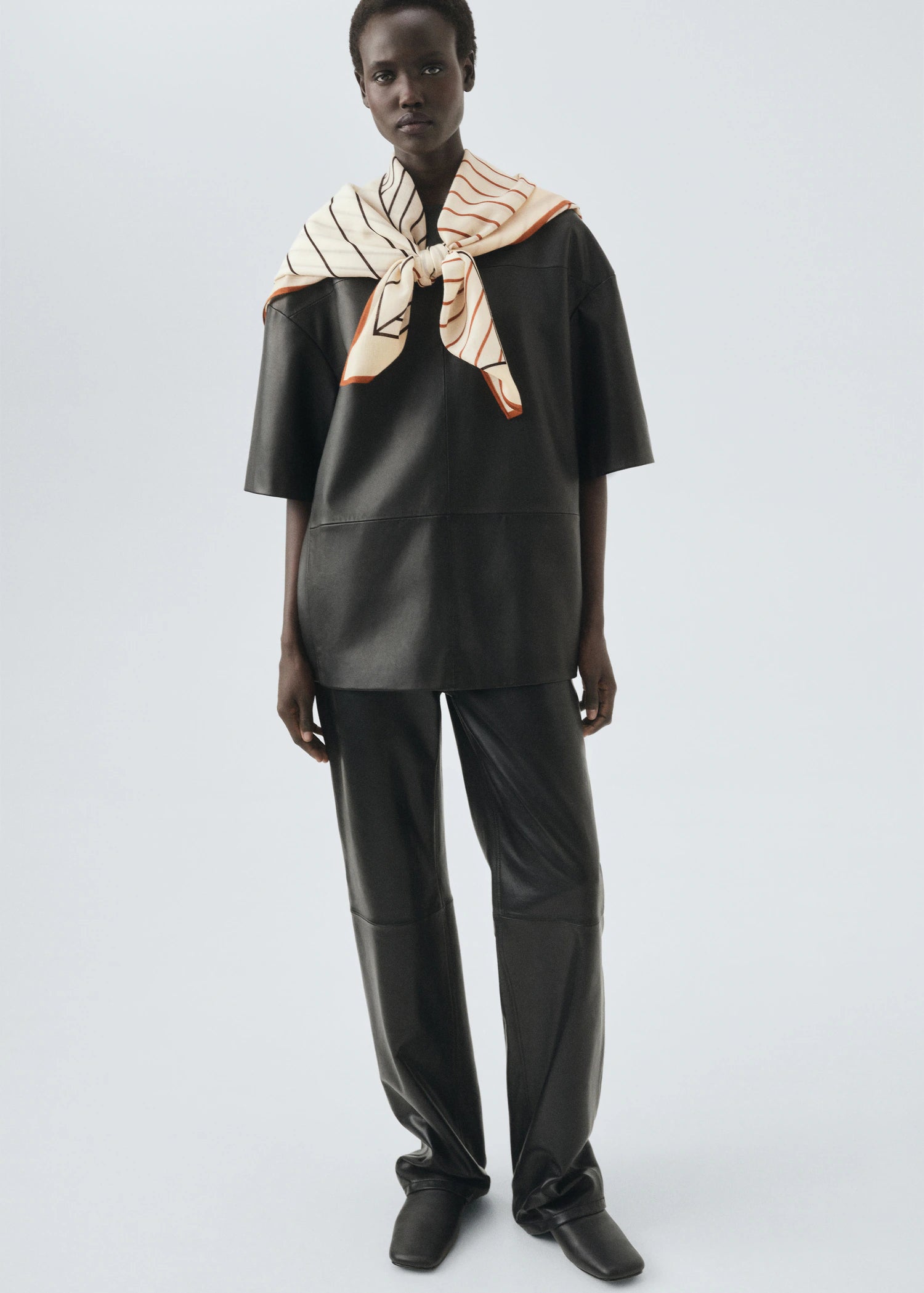 100% Wool Geometric Print Foulard Brown