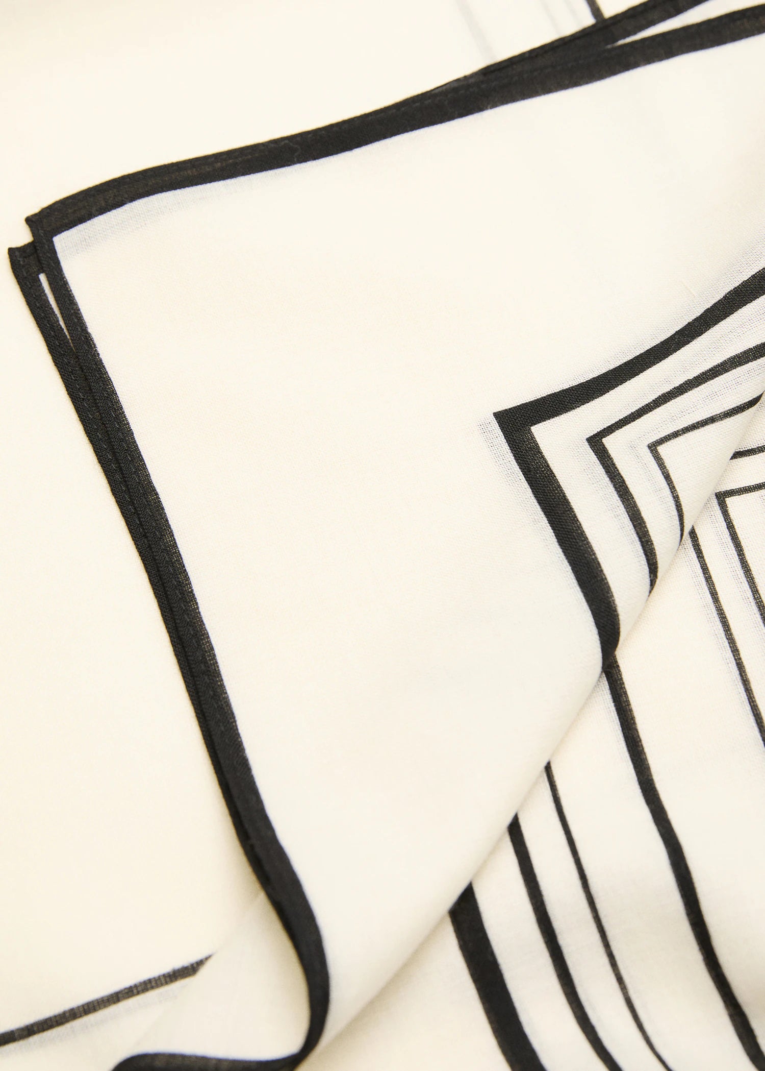 100% Wool Geometric Print Foulard Ecru