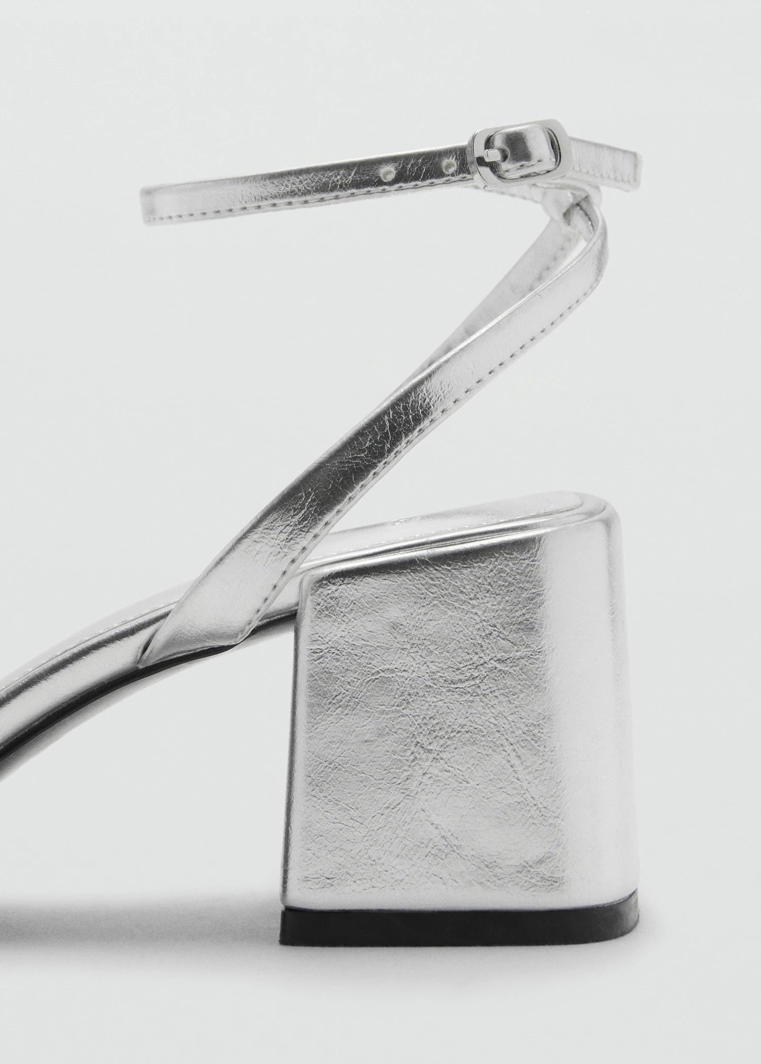 Heeled Sandal With Crossed Straps