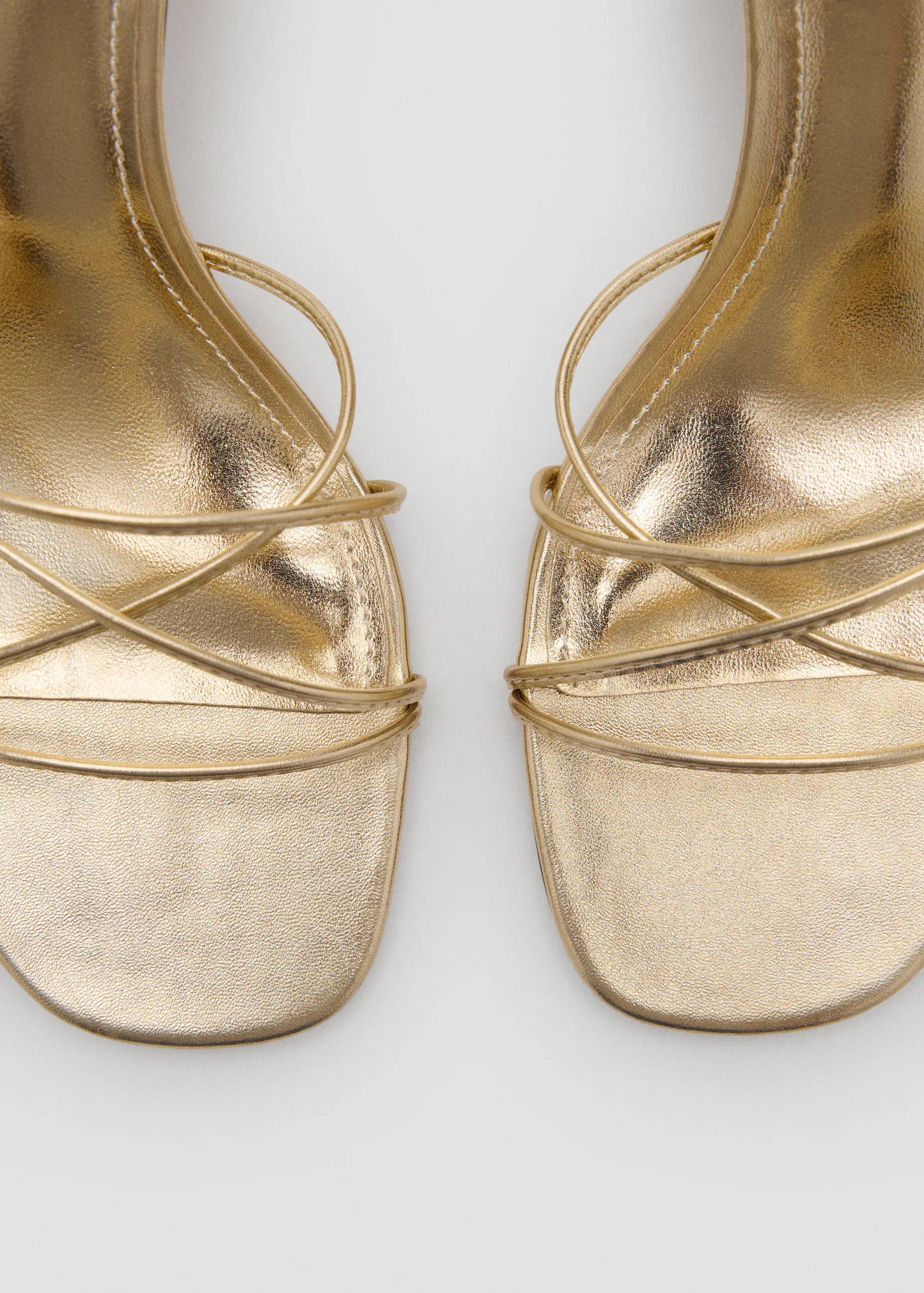 Heeled Sandal With Crossed Straps