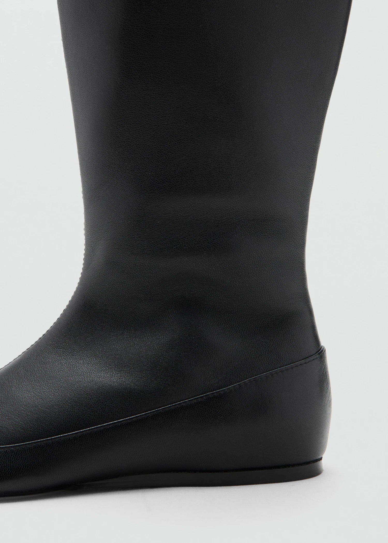 Leather Boots With Combined Design