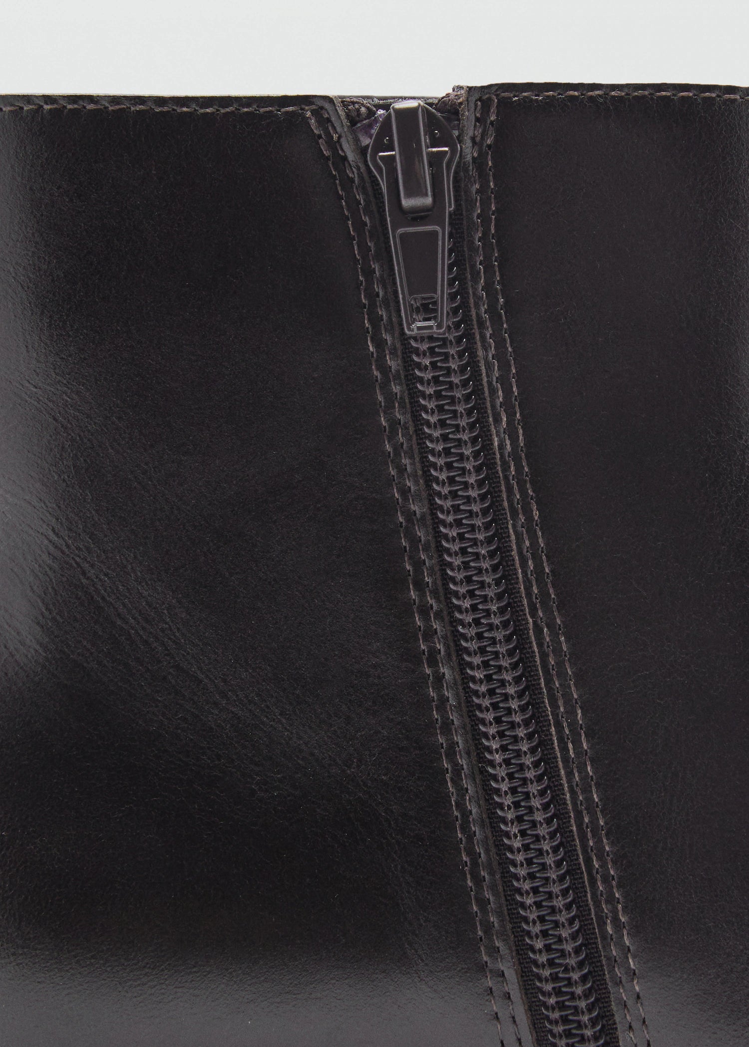 Leather Boots With Kitten Heels