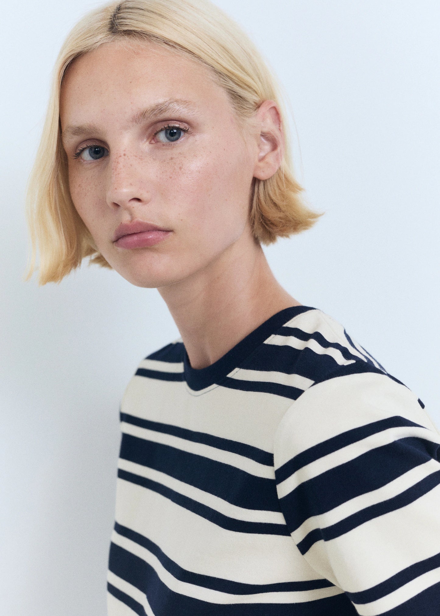 Contrasting Collar Cotton T Shirt