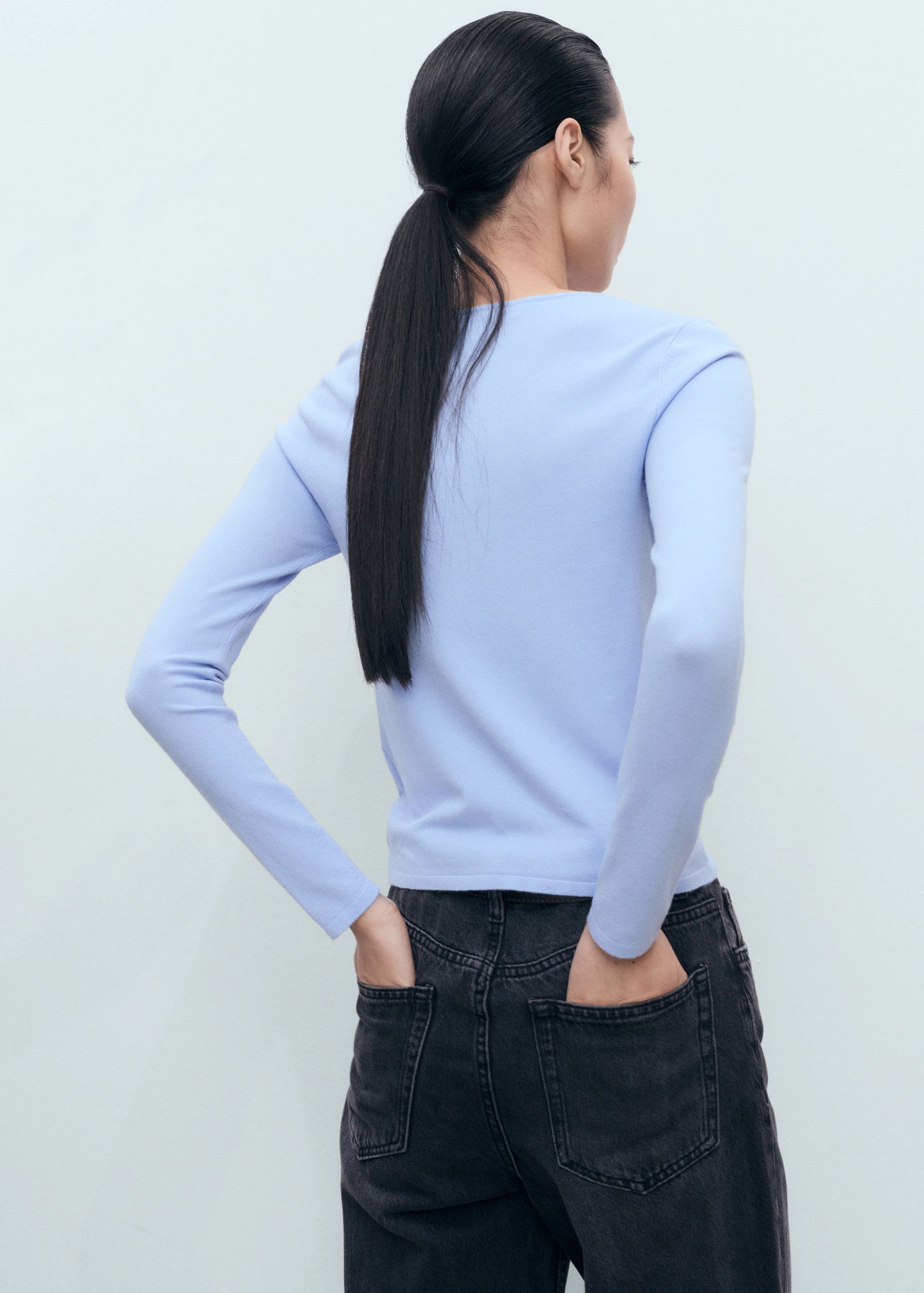Long Sleeved Fine Knit Sweater