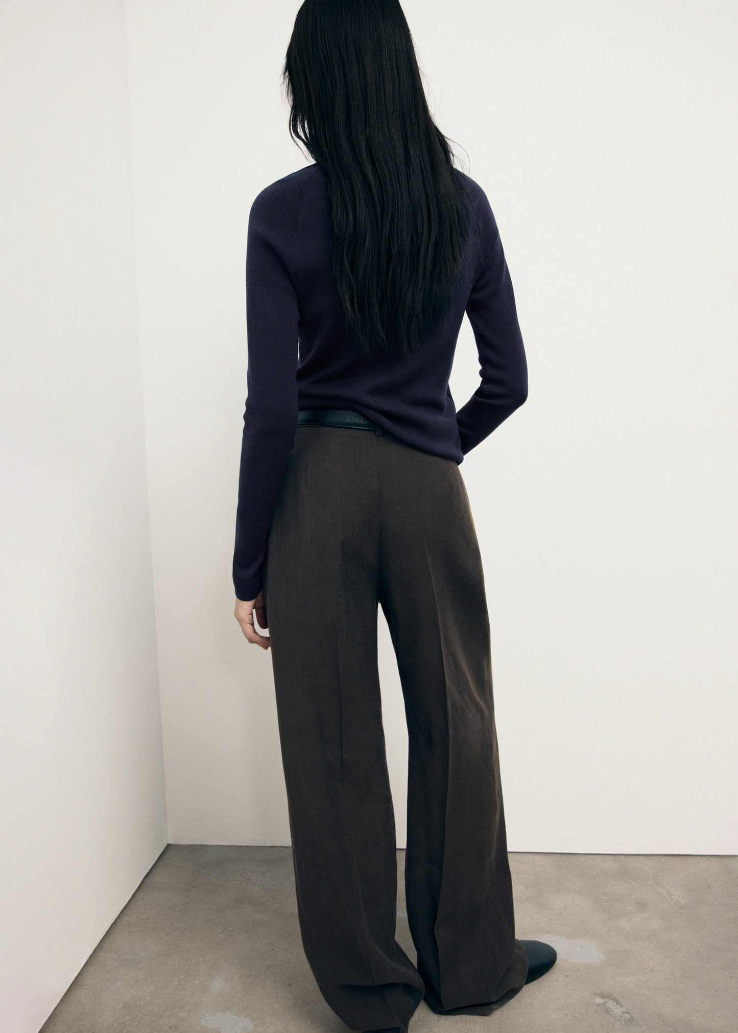 Long Sleeved Fine Knit Sweater