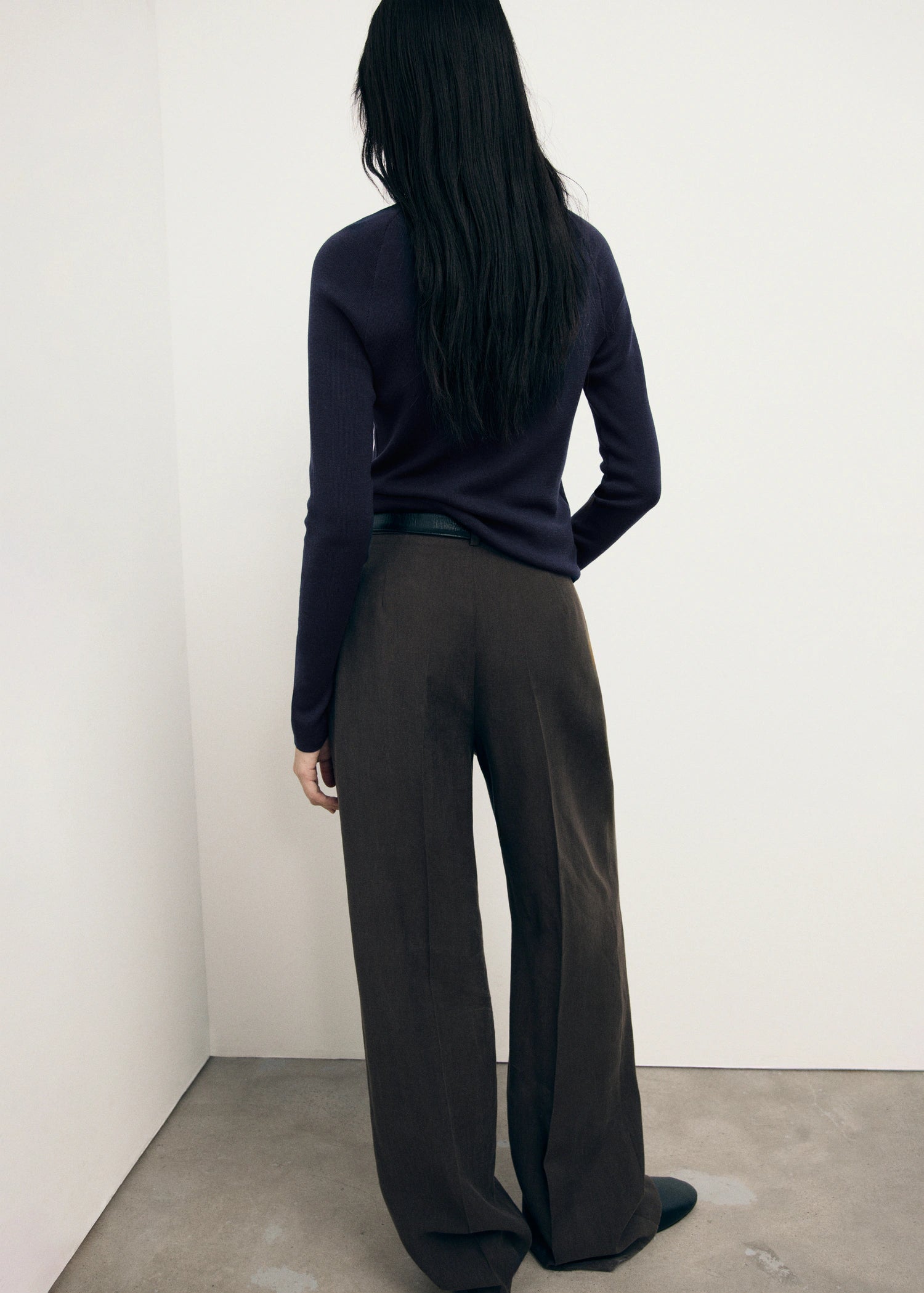 Long Sleeved Fine Knit Sweater