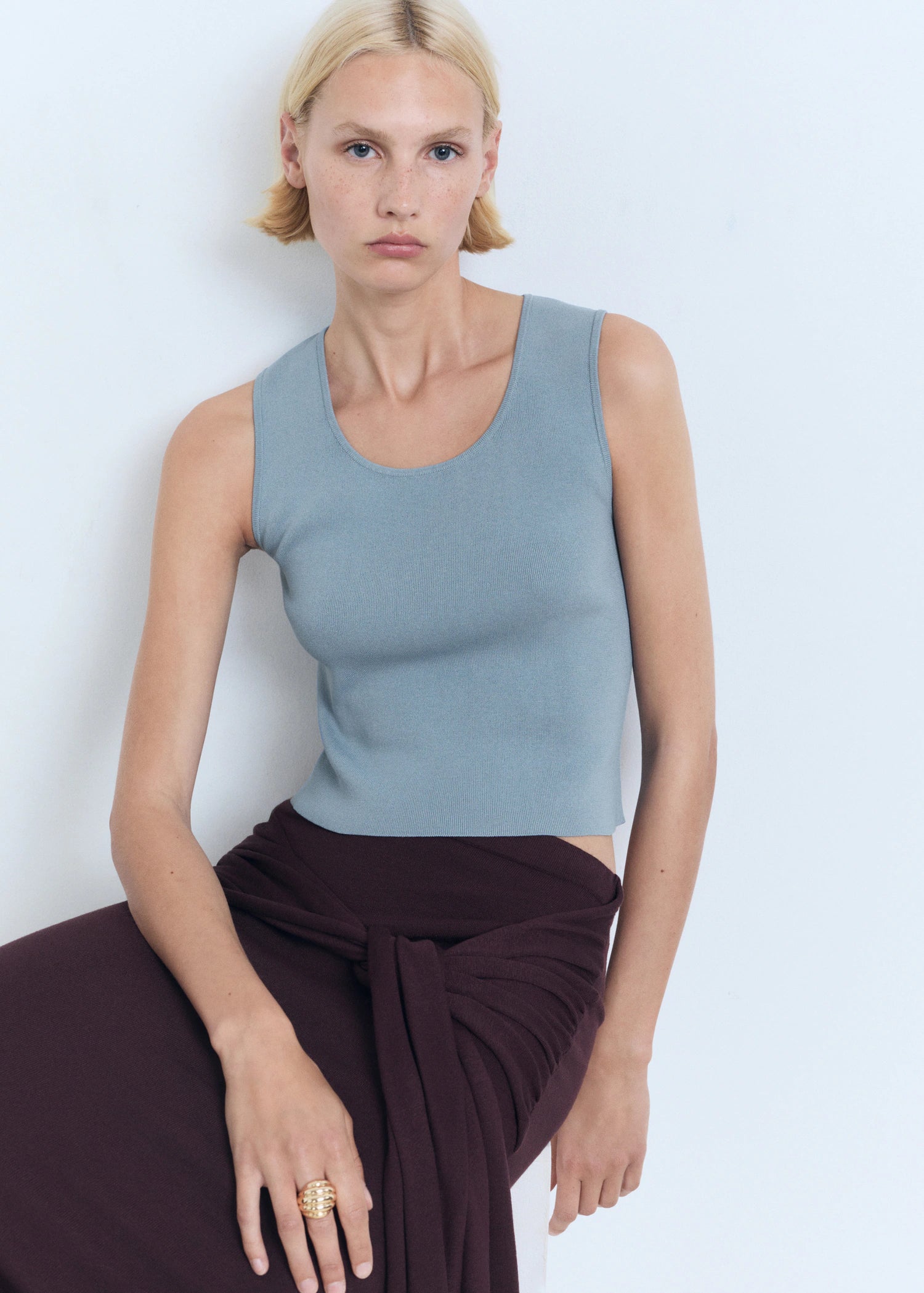 Low Cut Knitted Crop Top