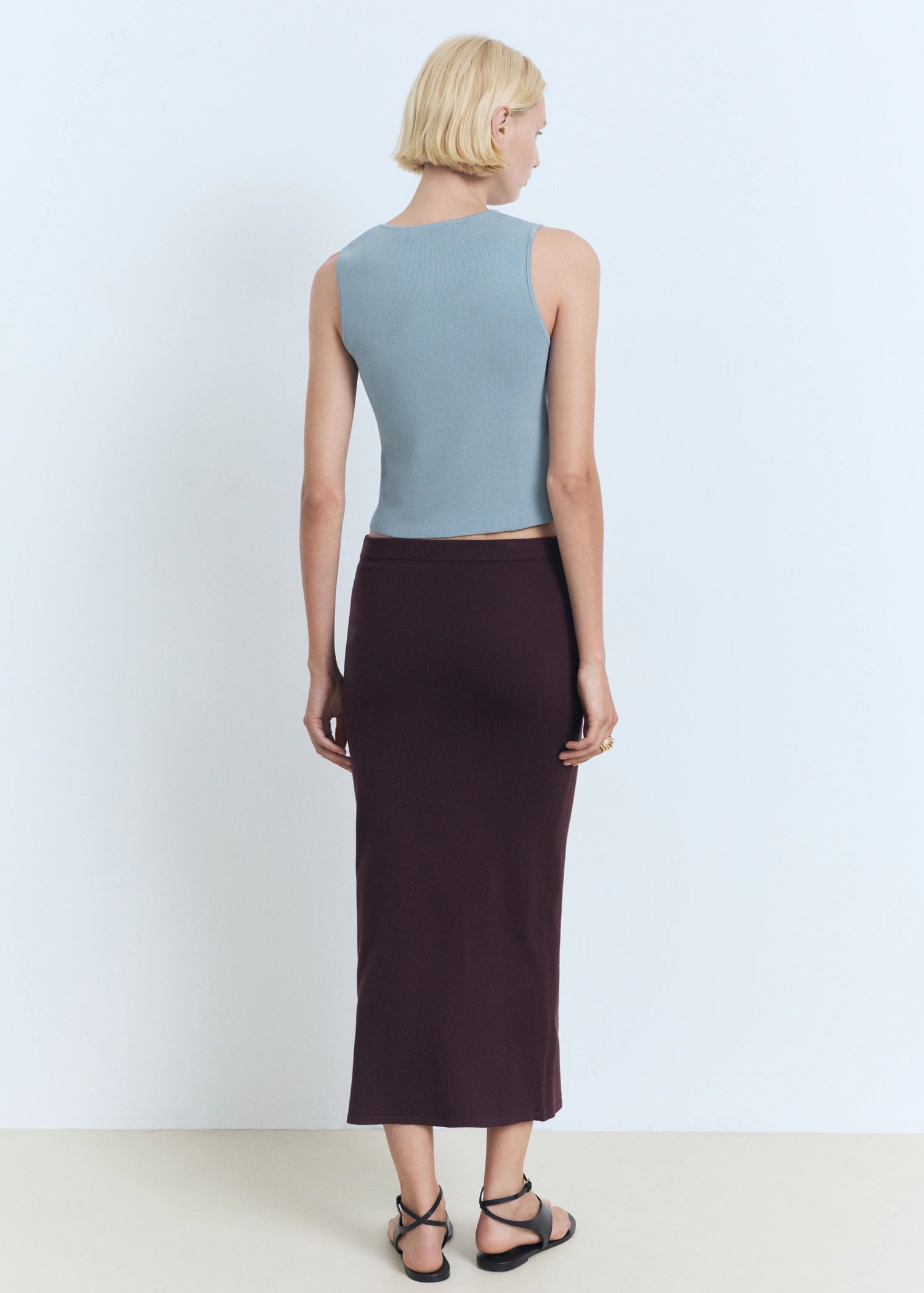 Low Cut Knitted Crop Top