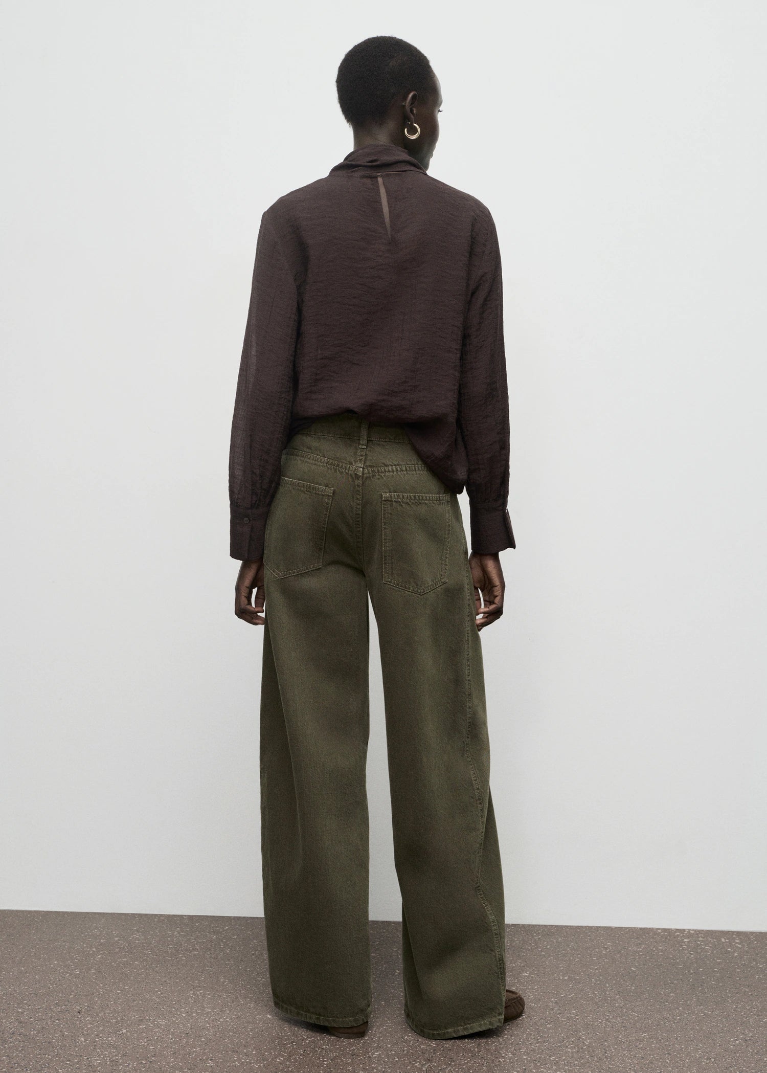 Low Rise Barrel Jeans