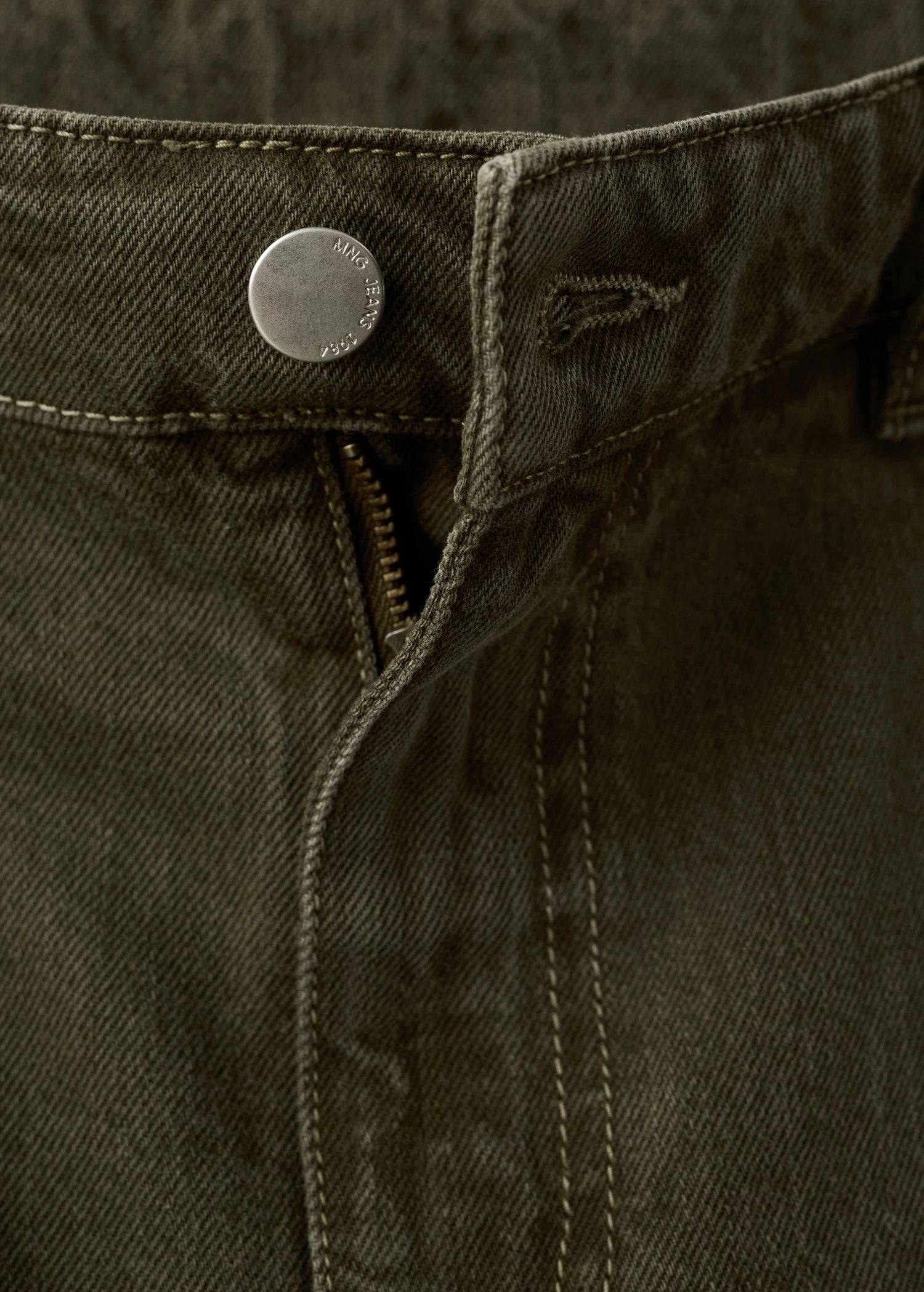 Low Rise Barrel Jeans