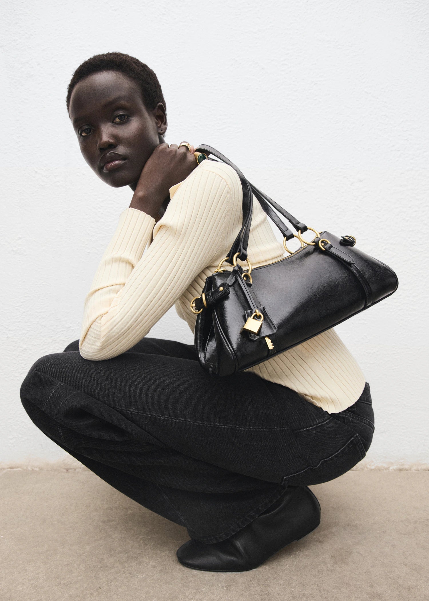 Mid Rise Barrel Jeans