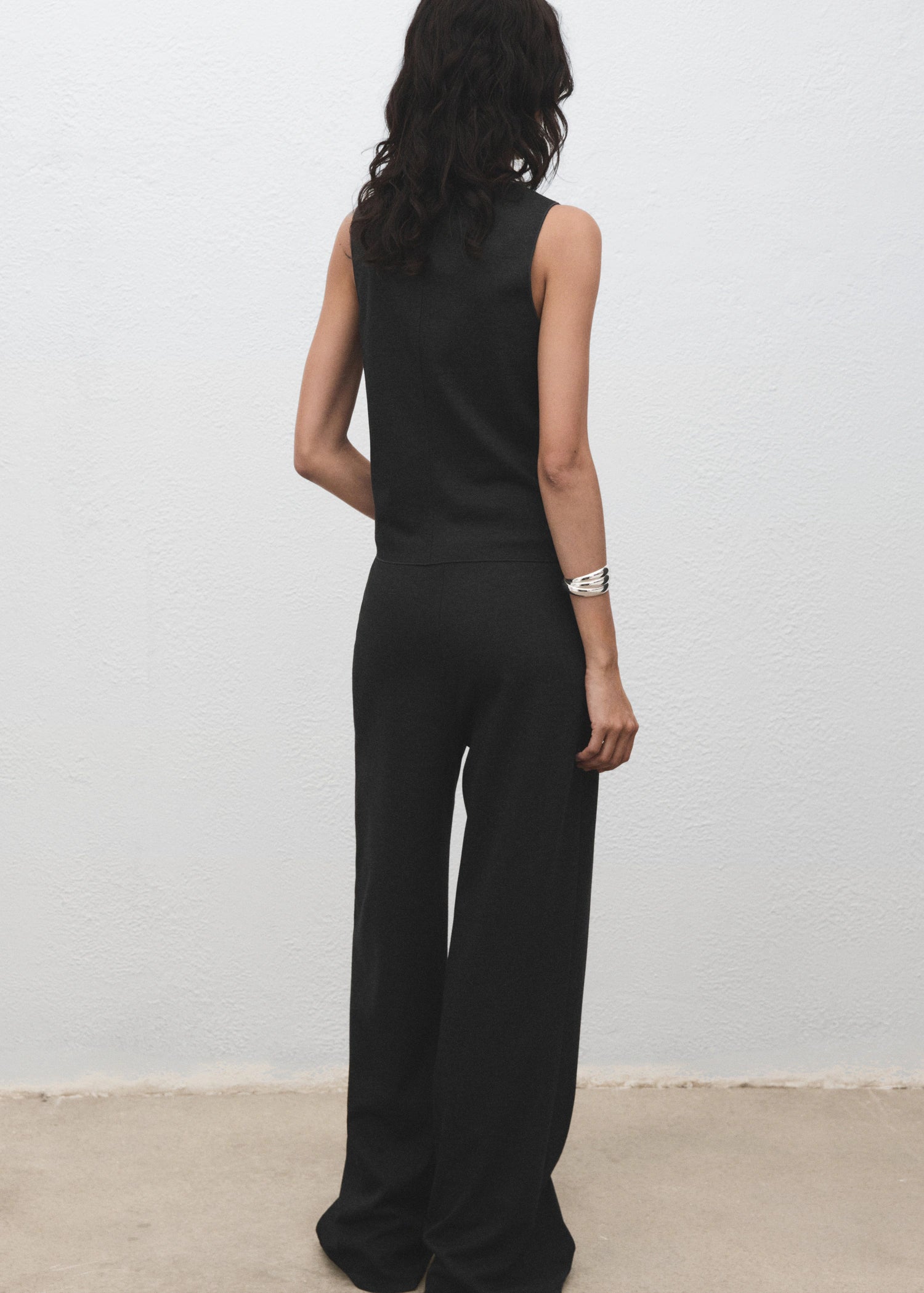 Round Neck Buttoned Waistcoat