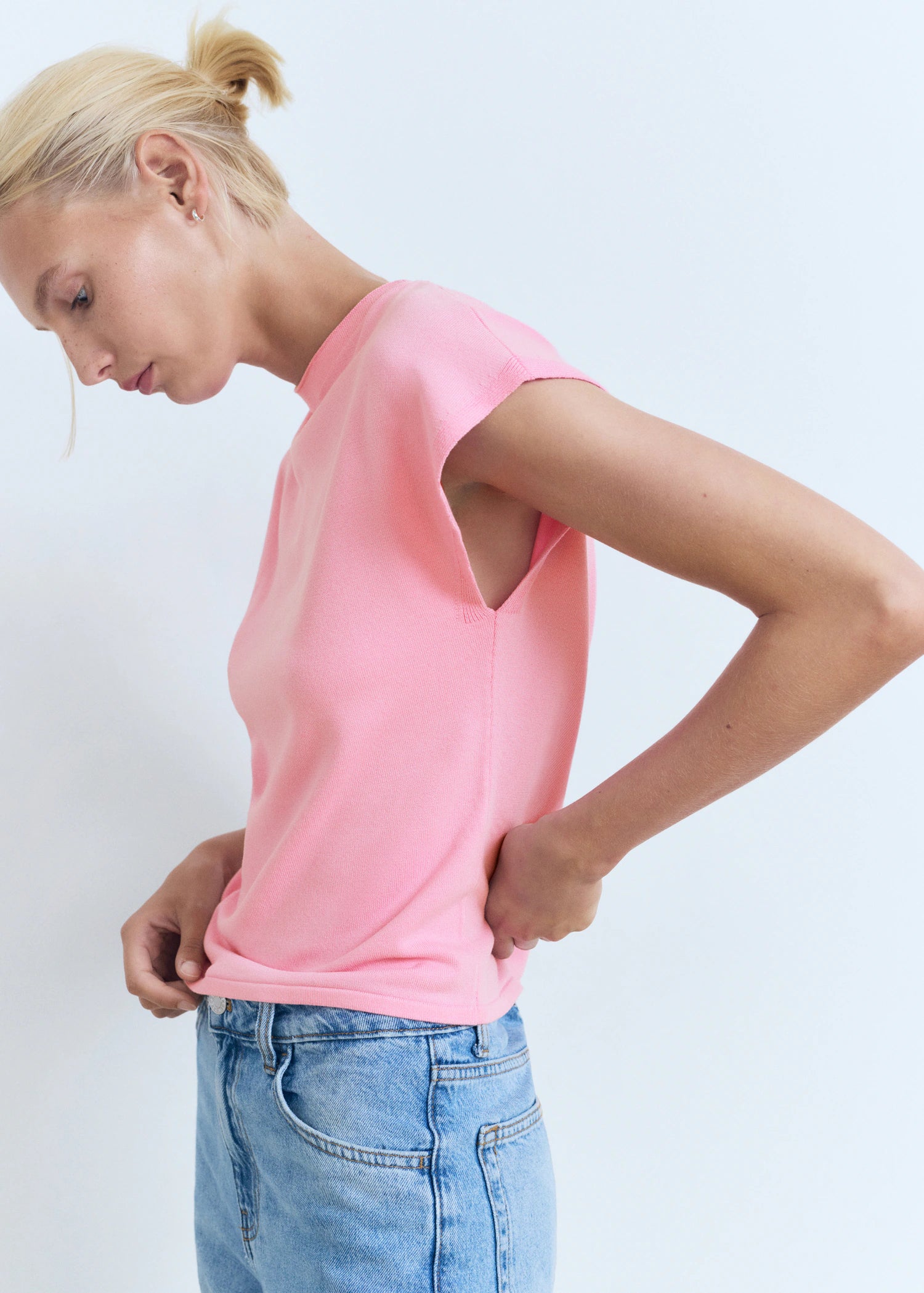 Short Sleeved Fine Knit Sweater